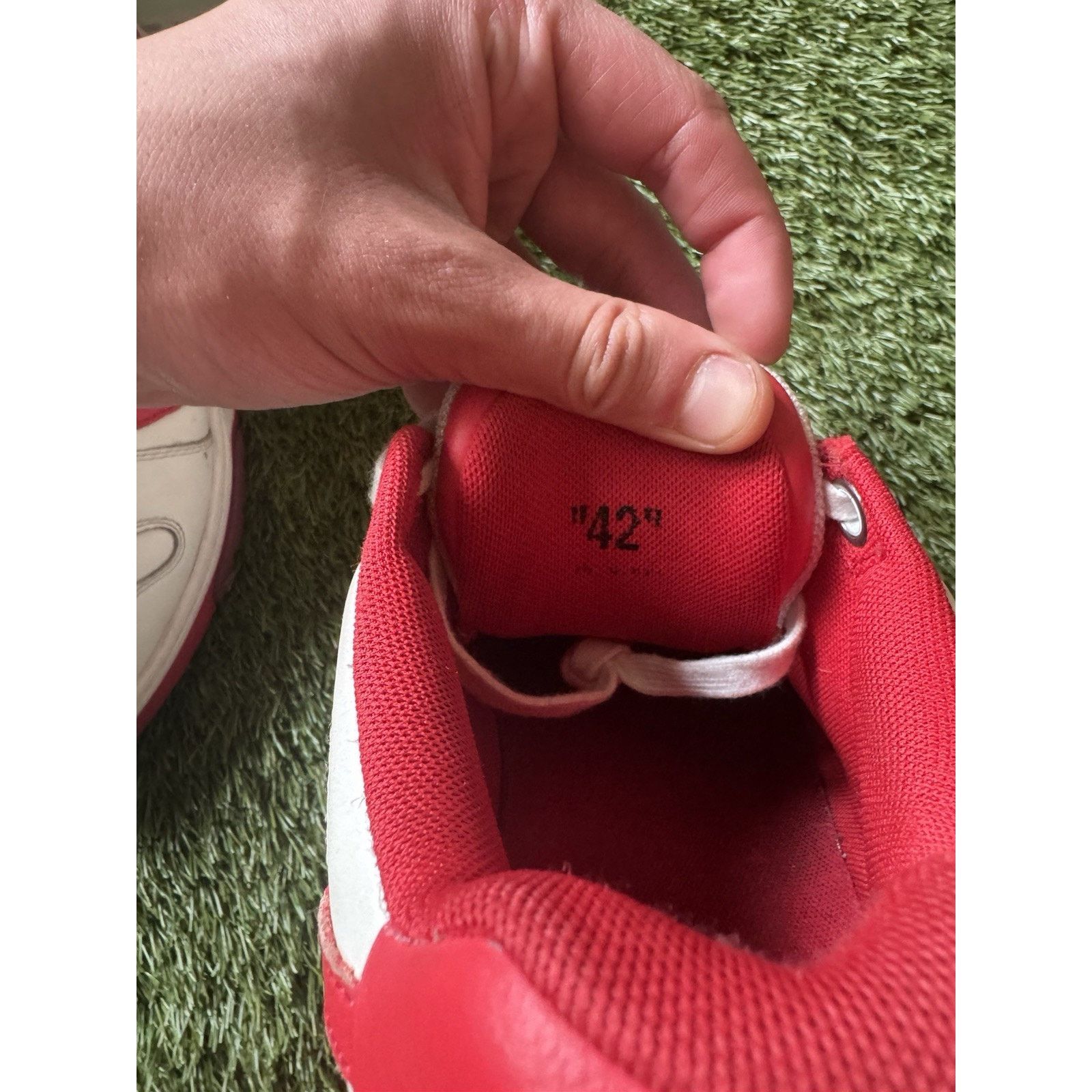 Off-White Off-White Out of Office Low White Red Size 42 EU / 9 US Men Size US 9 / EU 42 - 9 Thumbnail
