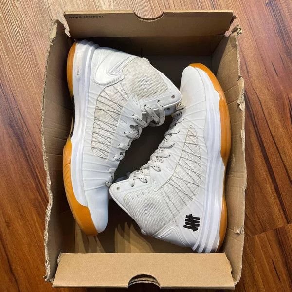 Nike × Undefeated Nike Hyperdunk 20120 Undefeated White/Gum Size US 9 / EU 42 - 8 Thumbnail