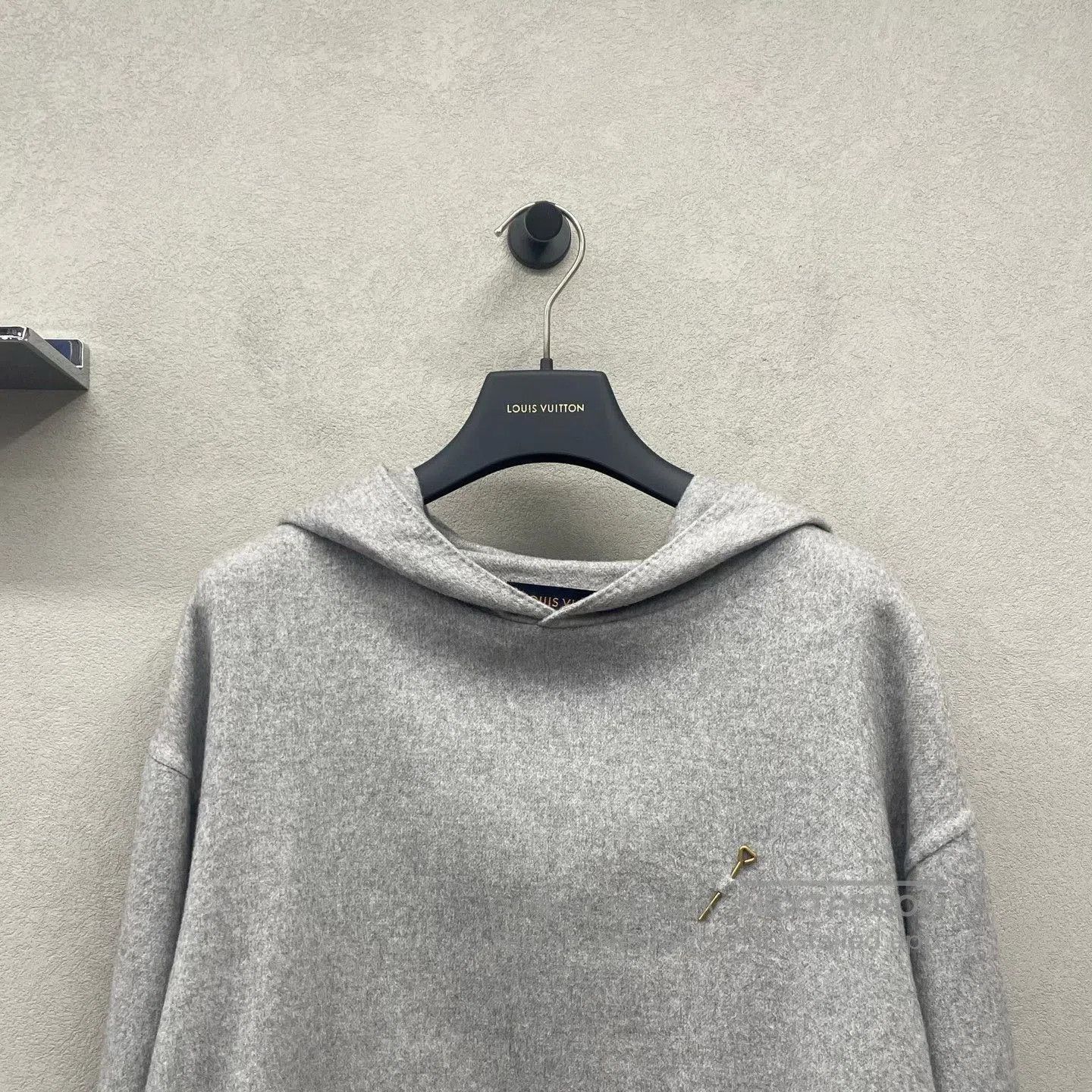Louis Vuitton LV Gray Cashmere Hoodie. Size US L / EU 52-54 / 3 - 4 Thumbnail
