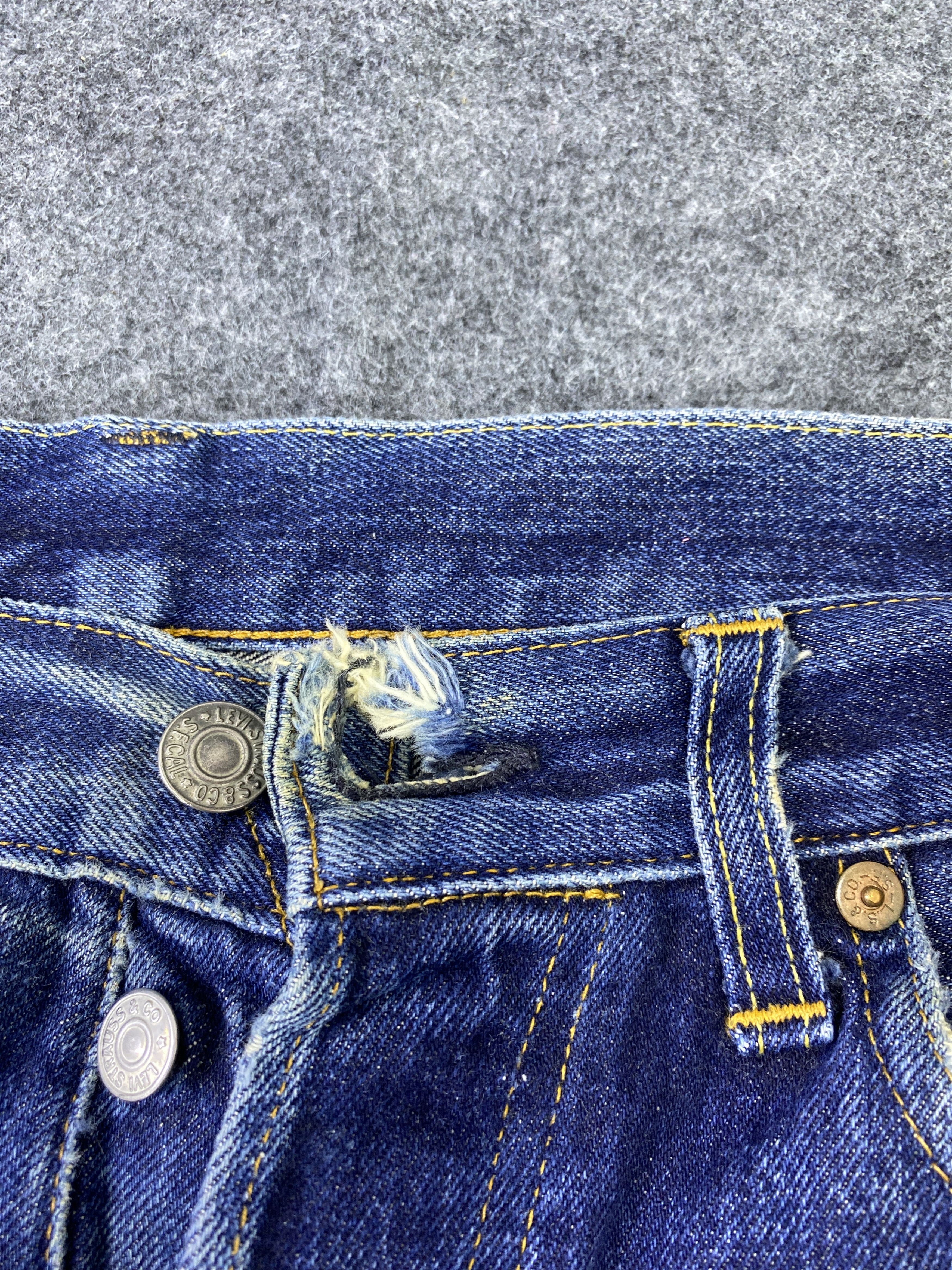 Levi's VINTAGE LEVI'S 501xx REDLINE DISTRESSES BLUE WASH JEANS-J888 Size US 30 / EU 46 - 6 Thumbnail