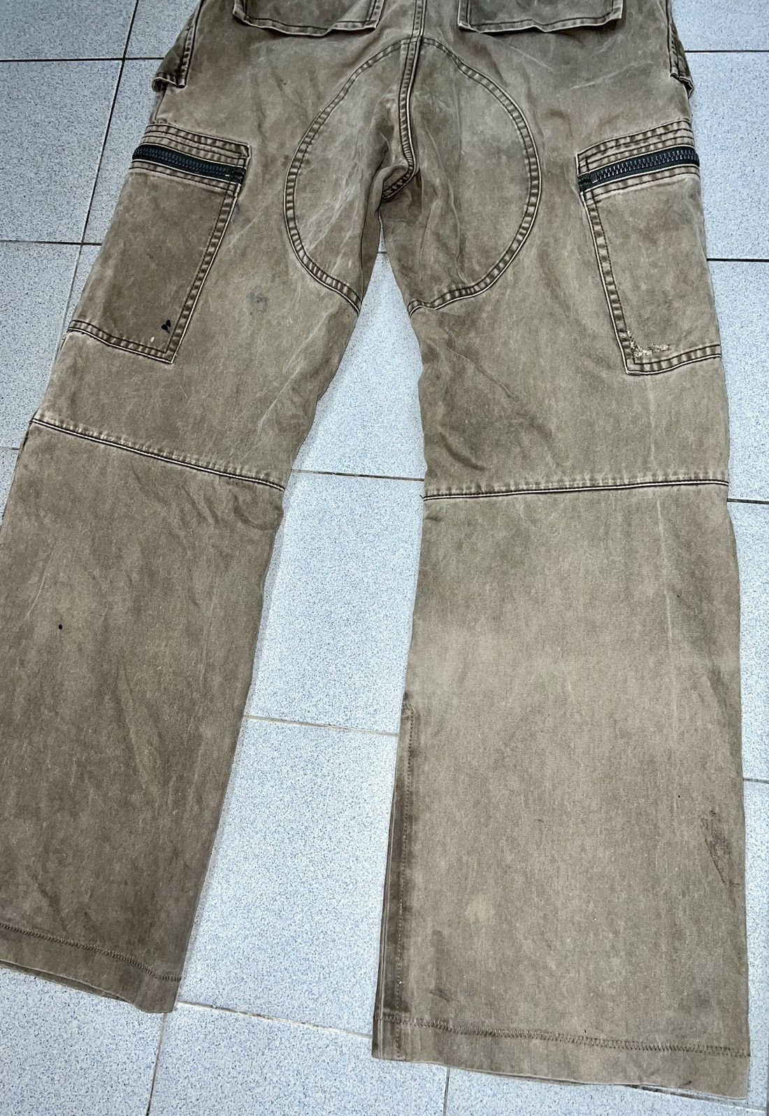Attachment ATTACHMENT HEAVY FLARED CARGO PANTS Size US 30 / EU 46 - 15 Thumbnail