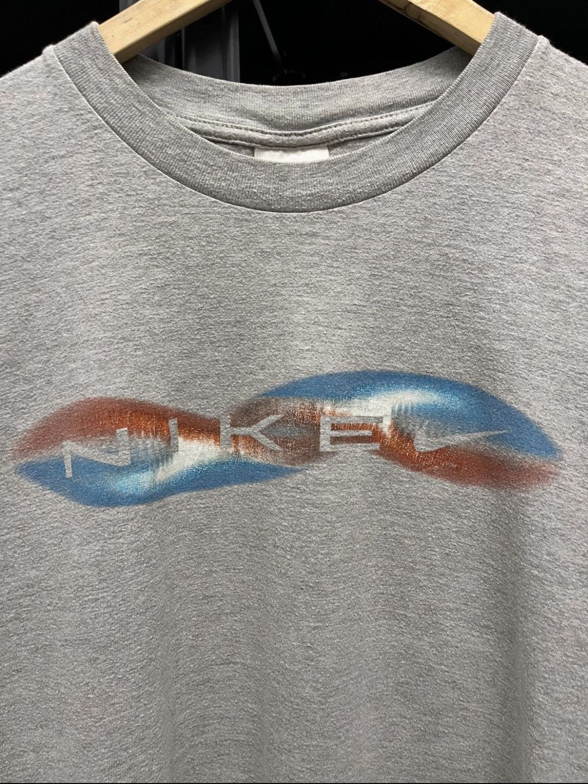 Nike Vintage Nike Logo T-shirt Size US L / EU 52-54 / 3 - 3 Thumbnail