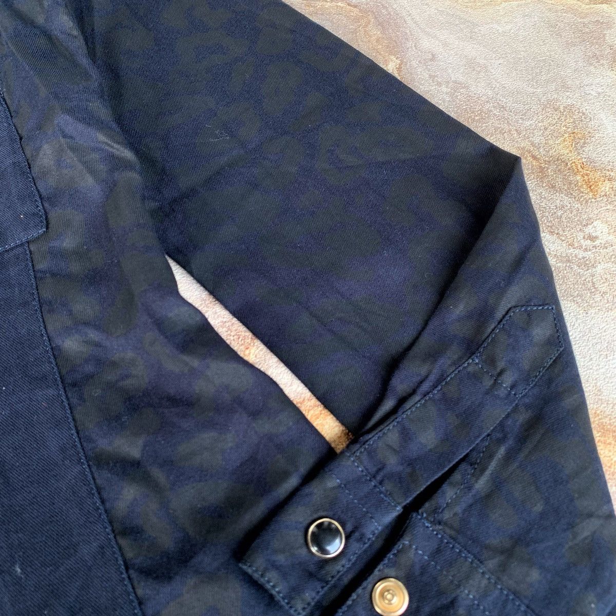 Armani Armani Button Snap Navy Shirt Camoflage Sleeve Size M / US 6-8 / IT 42-44 - 6 Thumbnail