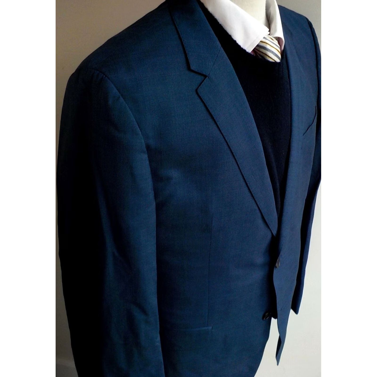Hugo Boss HUGO BOSS Blazer Blue 2 Button GUABELLO Made in Italy Super 130 Wool SZ 44R Mens Jacket Blazer Regular Notch Lapel 2 Button Blue Size 44R - 3 Thumbnail