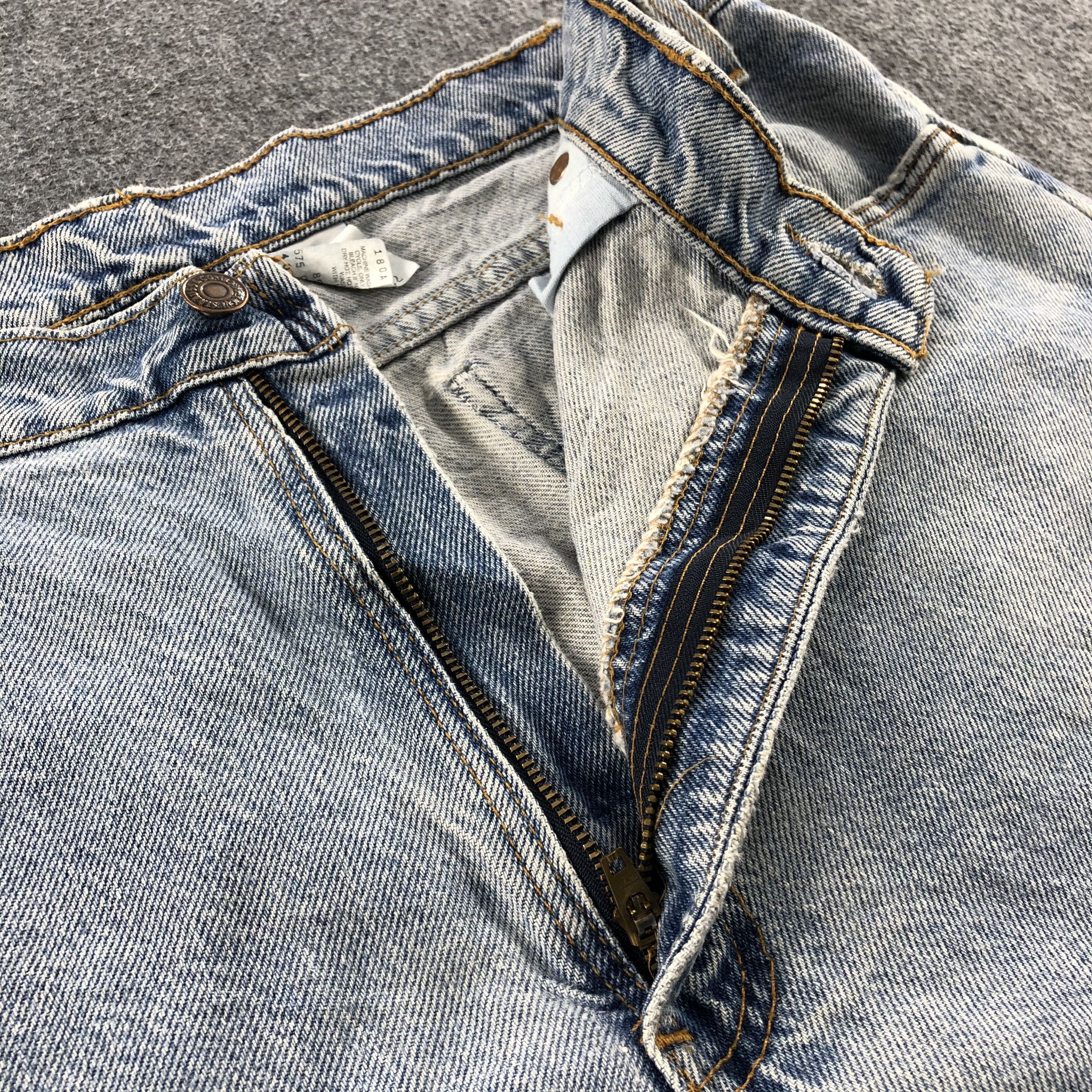 Levi's Vintage 90s Light Wash Levis Jeans-J1233 Size US 35 - 7 Thumbnail