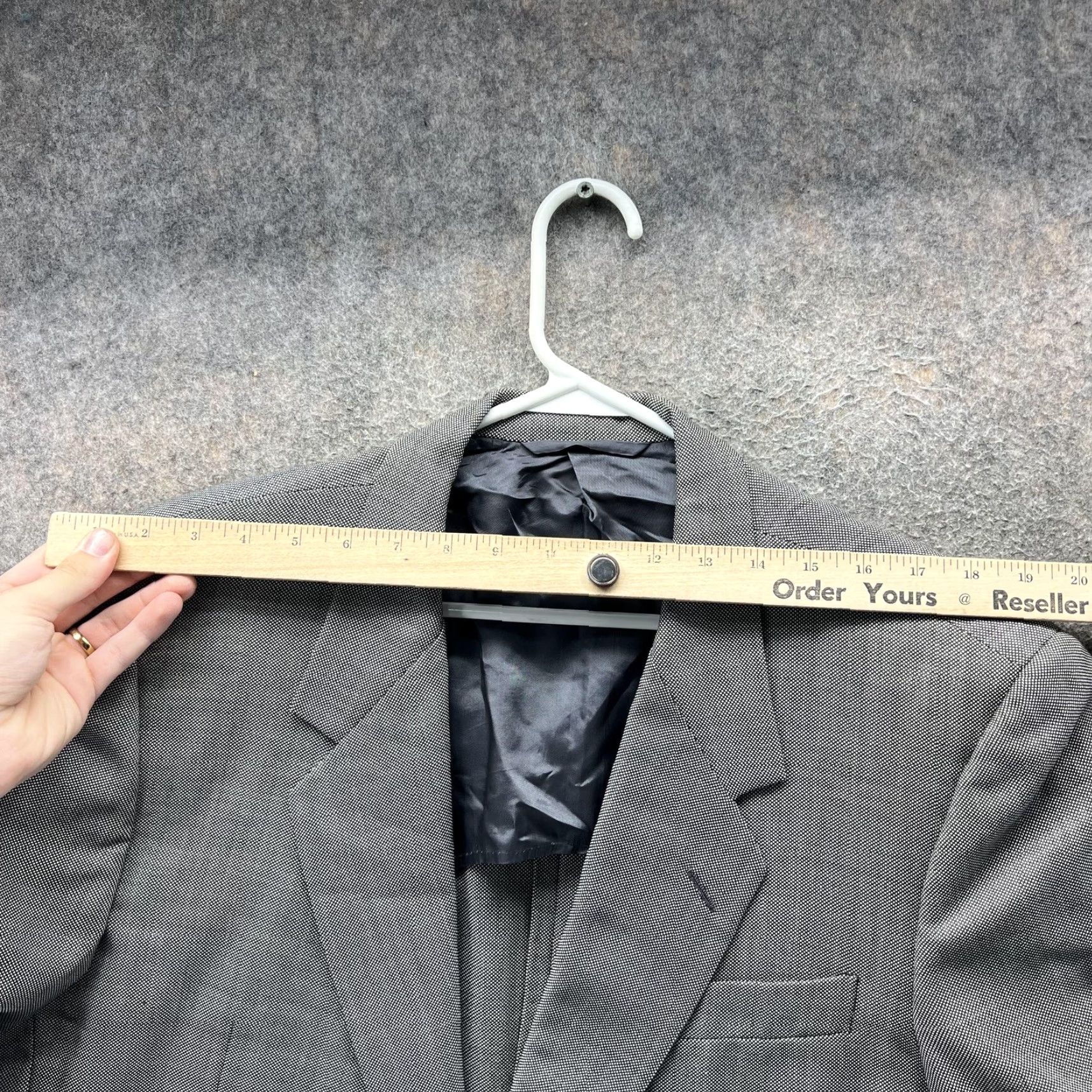 Vintage Hickey Freeman Blazer Mens 44 Gray Wool Check Classic Fit Two Button Sport Coat Size 44R - 5 Thumbnail