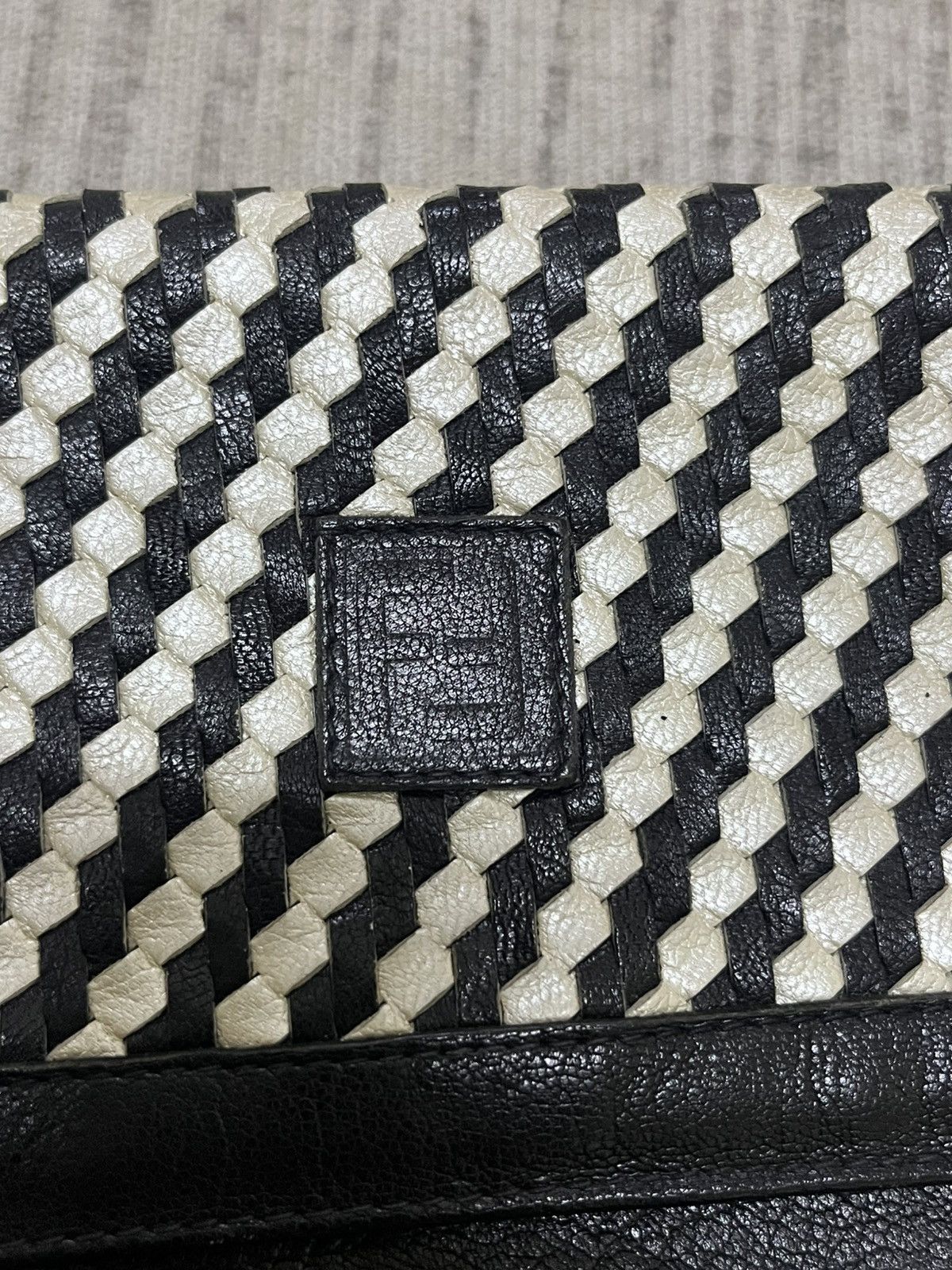 Fendi Vintage 80s fendi bag Size ONE SIZE - 3 Thumbnail