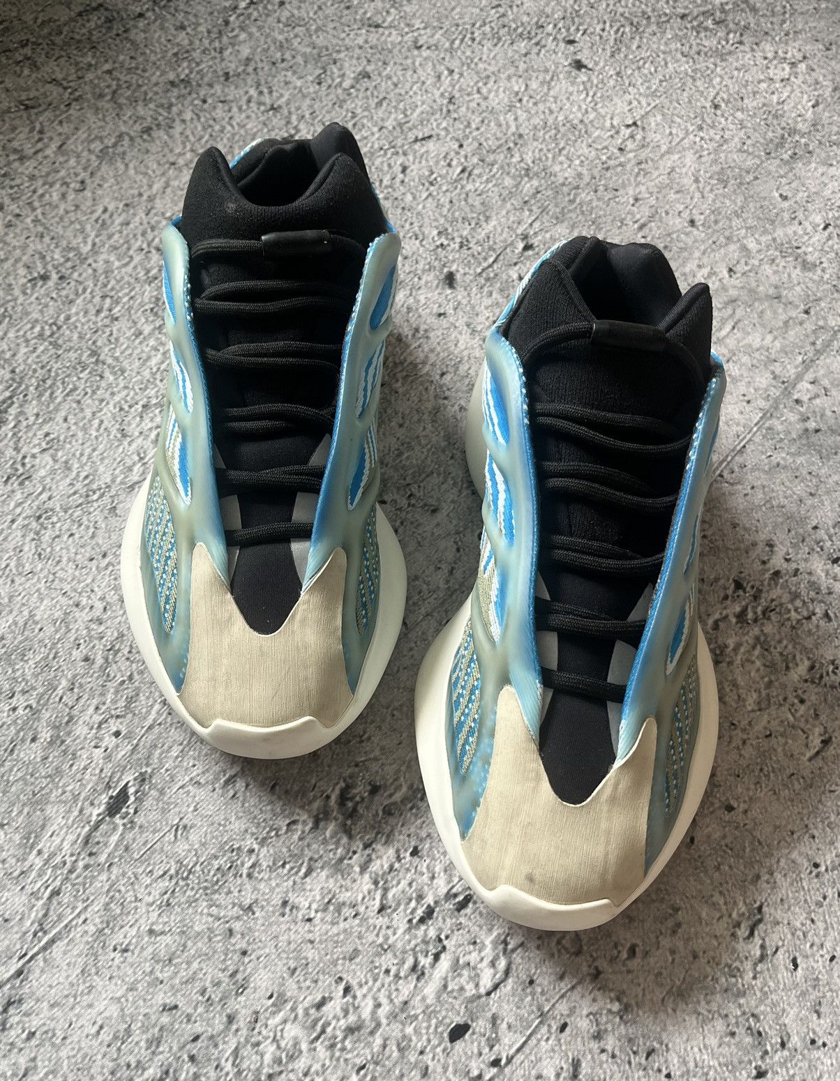 Adidas × Kanye West × Yeezy Adidas Yeezy 700 V3 Arzareth Size 9 Size US 9 / EU 42 - 3 Thumbnail