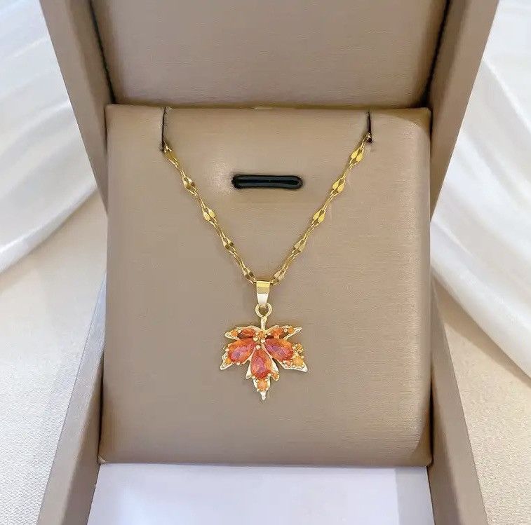 Jewelry Classic Vintage Red Leaf Necklace Size ONE SIZE - 1 Thumbnail