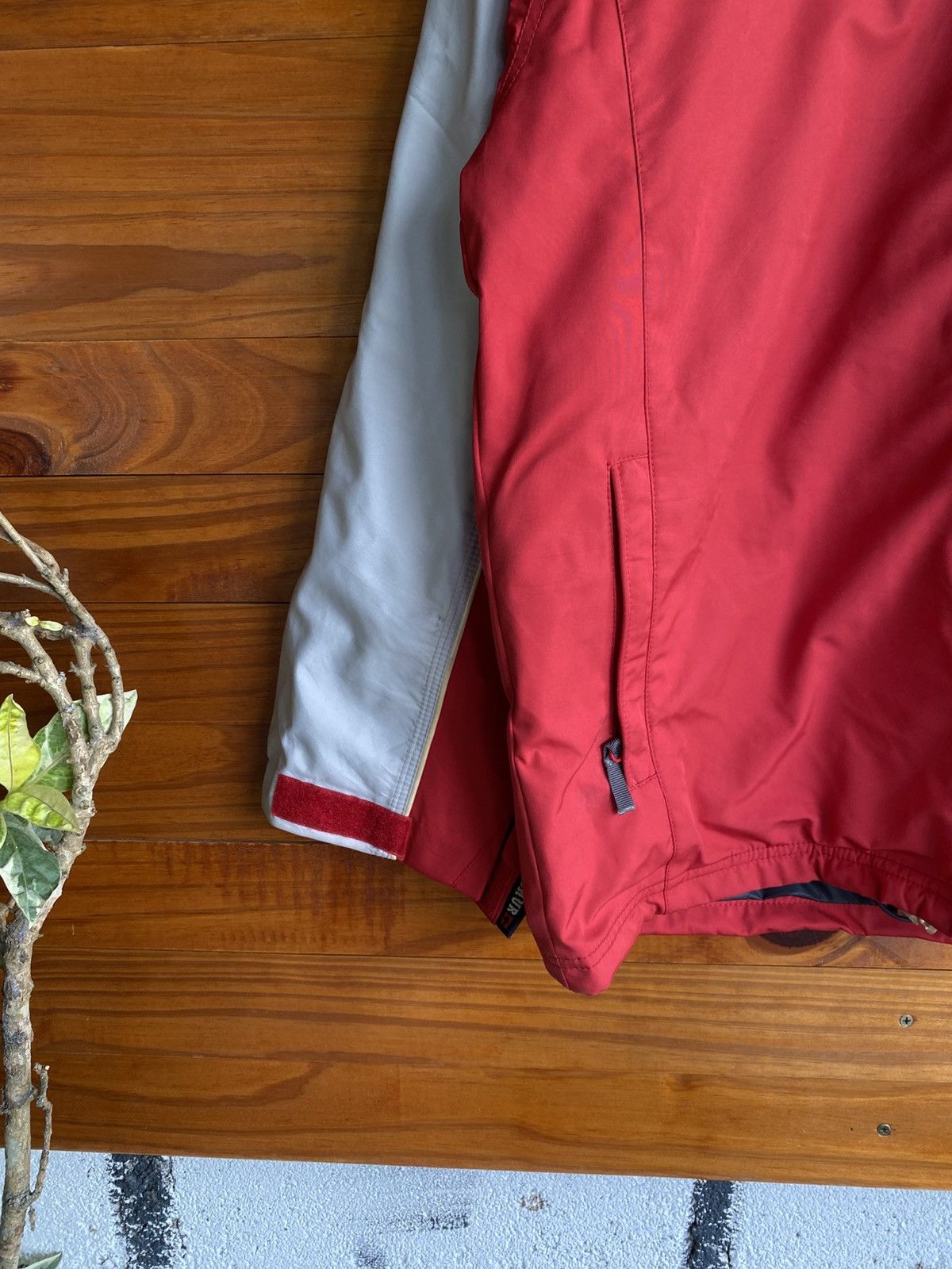 Japanese Brand Vintage CHUR Snowboarding Generation Hooded Jacket Red Grey Size M / US 6-8 / IT 42-44 - 7 Thumbnail