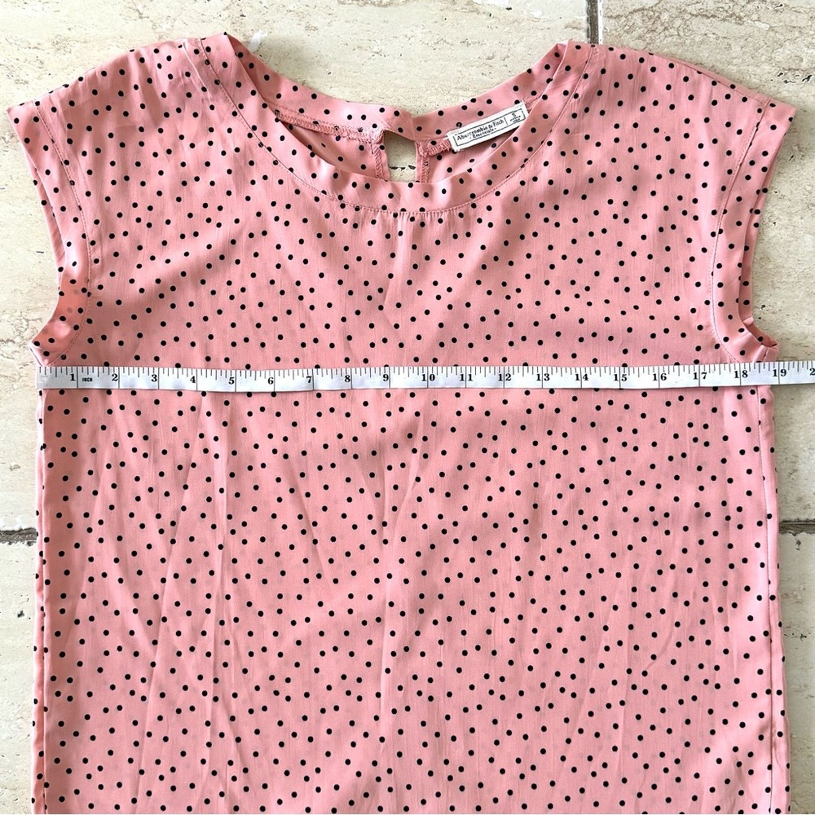 Abercrombie & Fitch New! Abercrombie and Fitch salmon polka dot shirt, Size S Size S / US 4 / IT 40 - 4 Thumbnail