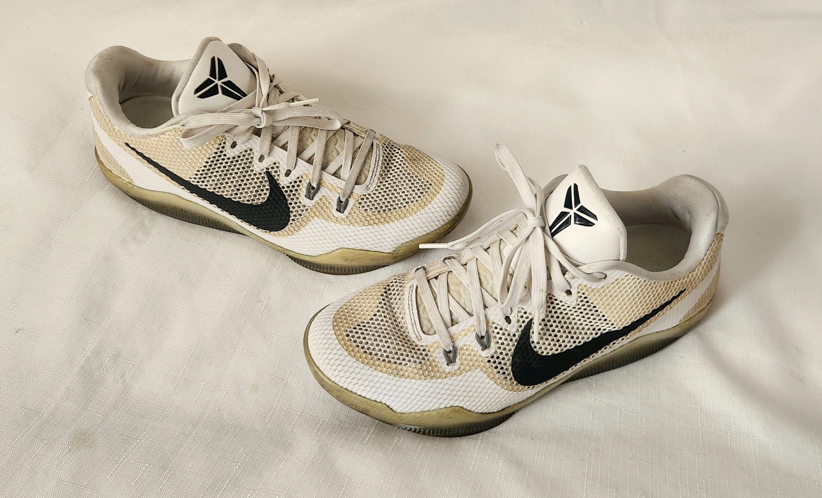 Nike Nike 836183-100 Kobe 11 Fundamental white Low EM Basketball Size US 9 / EU 42 - 2 Thumbnail