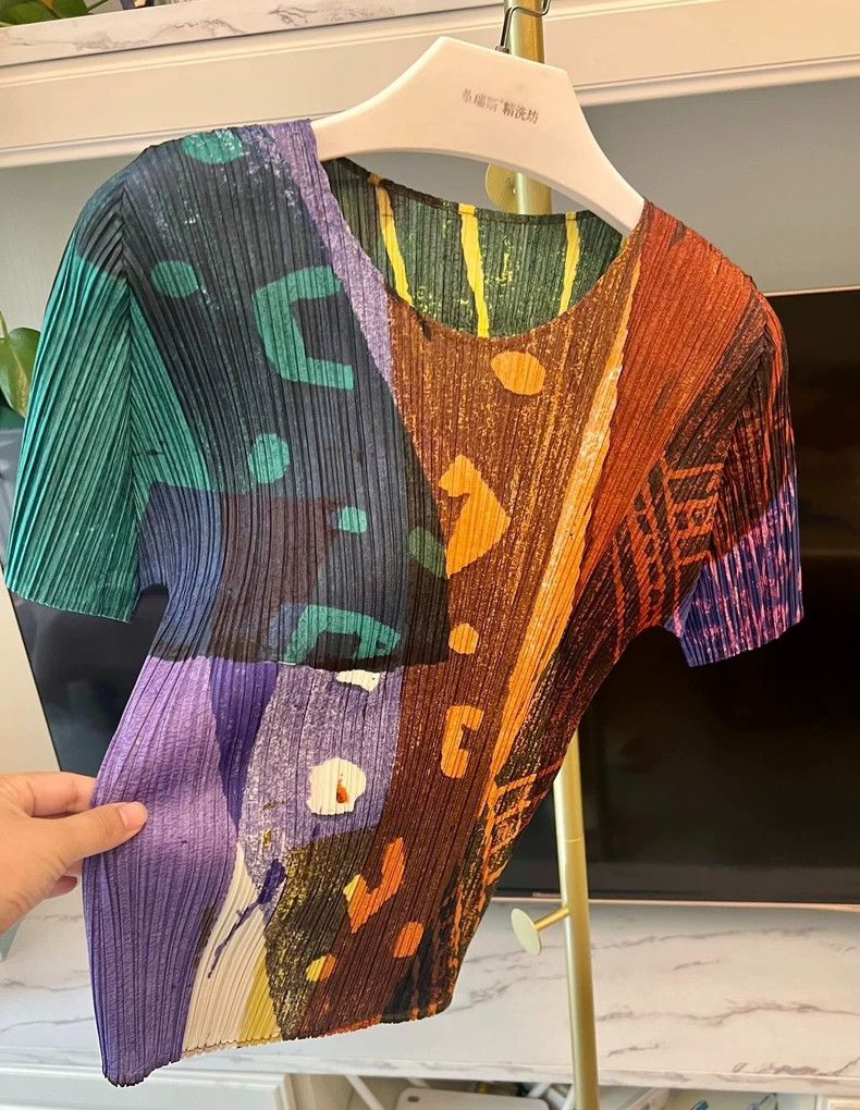 Issey Miyake size:3 Colorful spice totem short-sleeved top