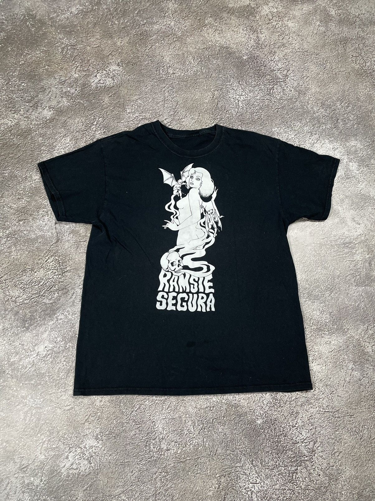 Vintage Vintage 90s Graphic Tee Horror Abstract Grunge Streetwear M Size US M / EU 48-50 / 2 - 2 Thumbnail
