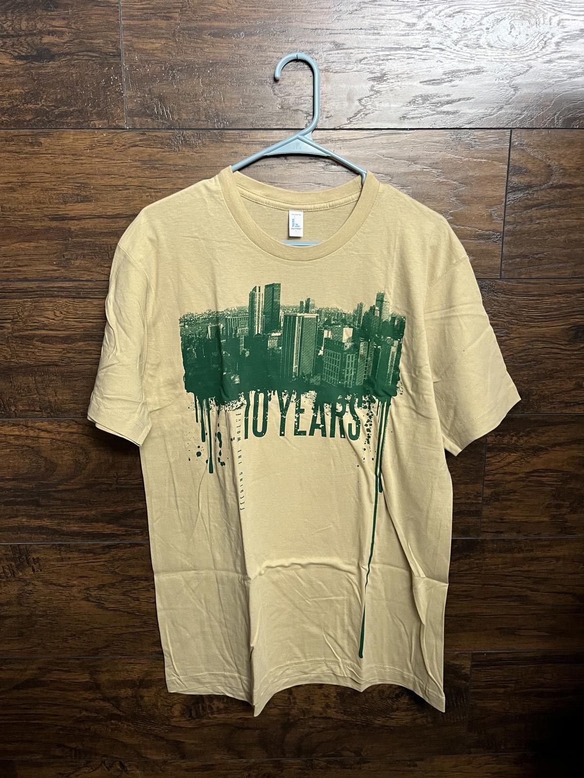Designer Vtg 10 Years Band T-shirt - Album Feeding the Wolves Shirt M Size US M / EU 48-50 / 2 - 1 Thumbnail