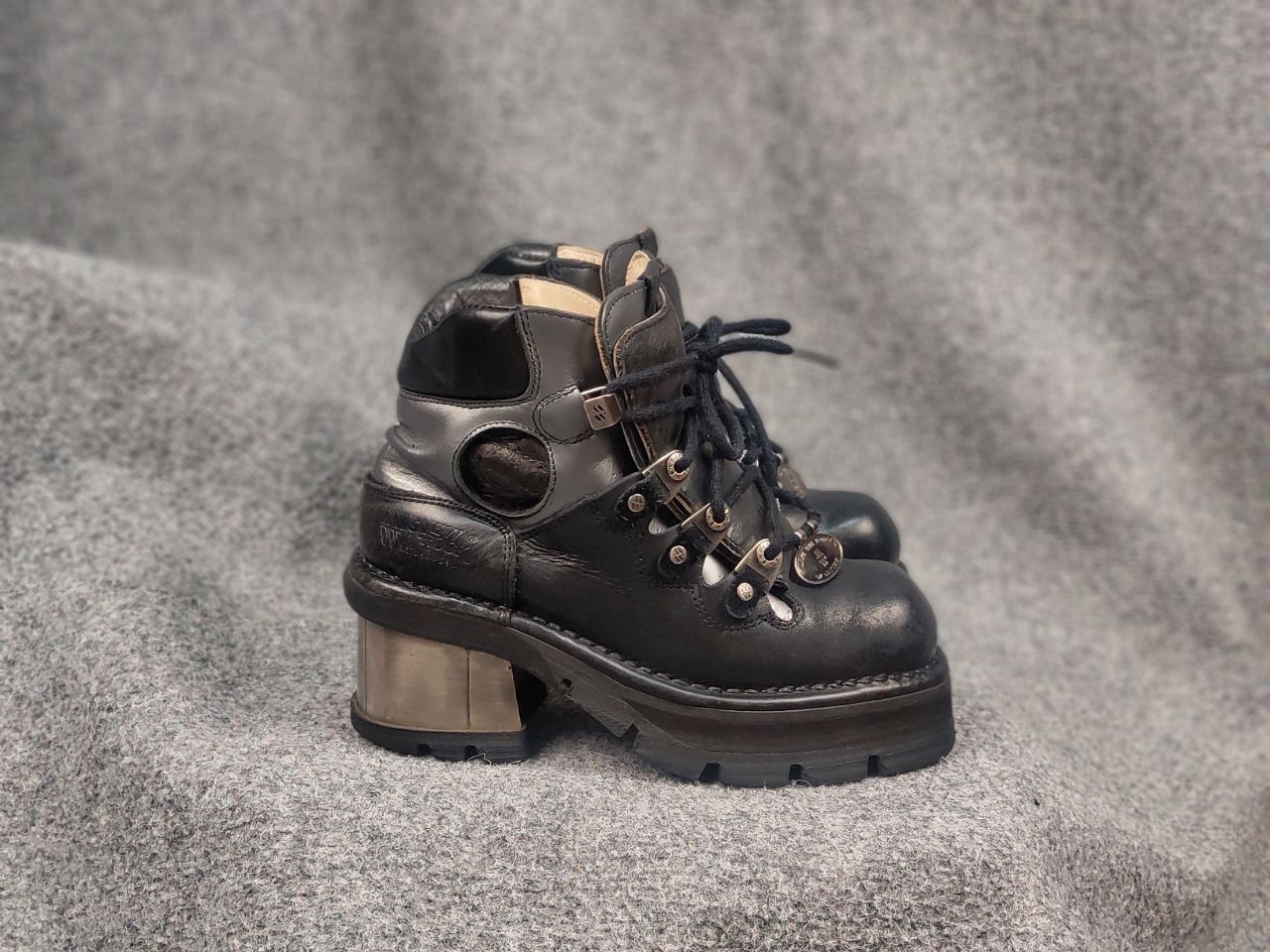 New Rock New Rock Black Leather metallic heel with hole lace Boots Size US 10 / IT 40 - 4 Thumbnail