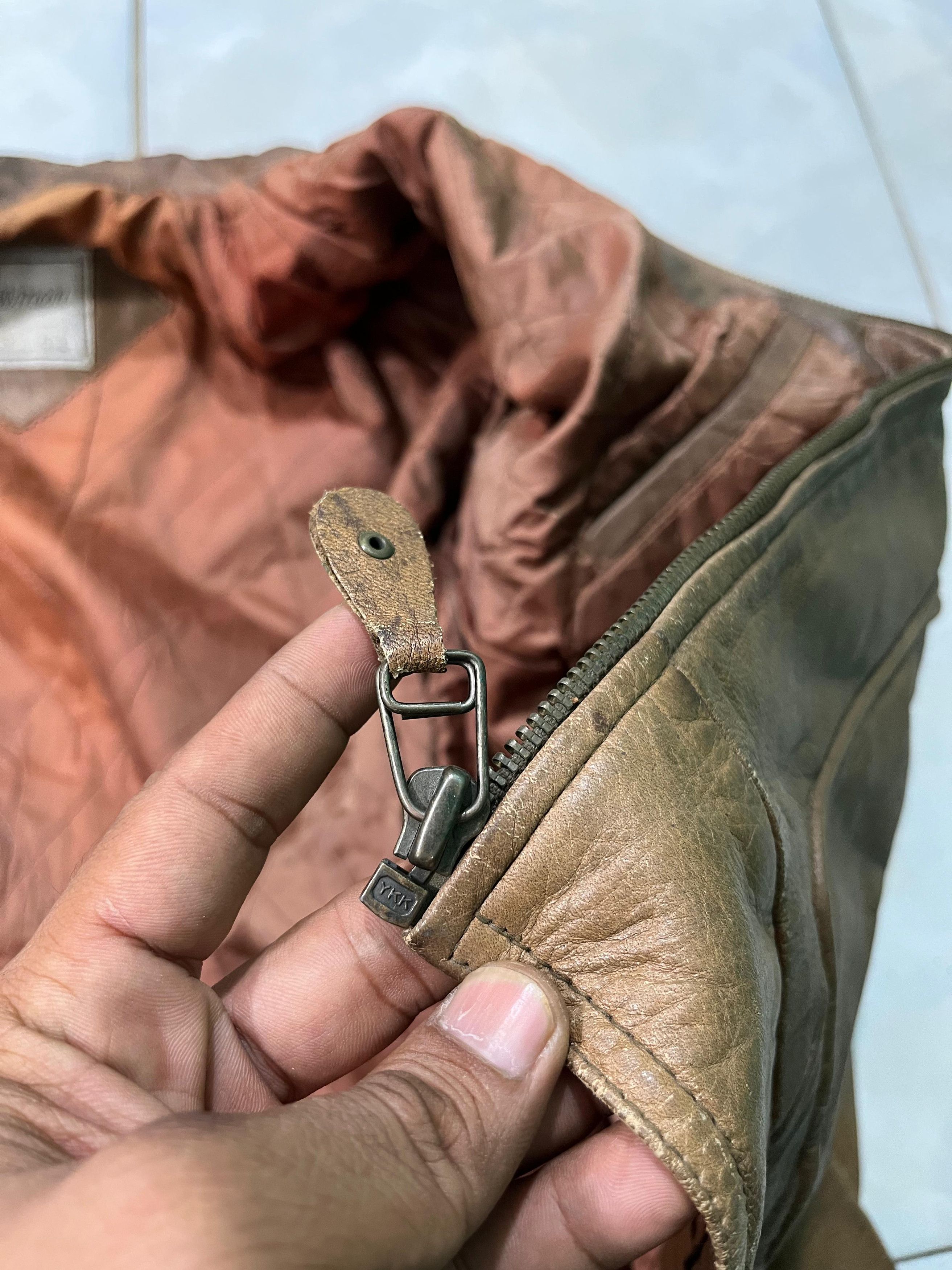 Vintage Vintage Gleeman Flying Tigers Leather Jacket Size US L / EU 52-54 / 3 - 6 Thumbnail