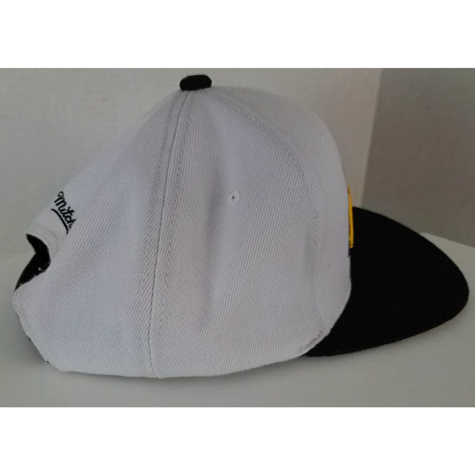 Reebok Vintage LA Lakers Basketball Adjustable Reebok Hat User: Vintage LA Lakers Basketball Adjustable Reebok Hat Size ONE SIZE - 4 Thumbnail