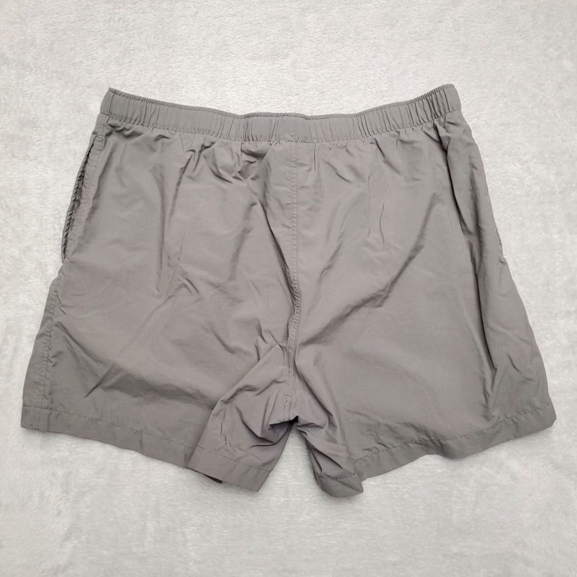 Vintage Columbia Shorts Women XL Green 100% Nylon Performance Lightweight Running Casual Nylon Green Women XL Pockets Athletic Outdoor Casual Size 40" / US 18 - 4 Thumbnail