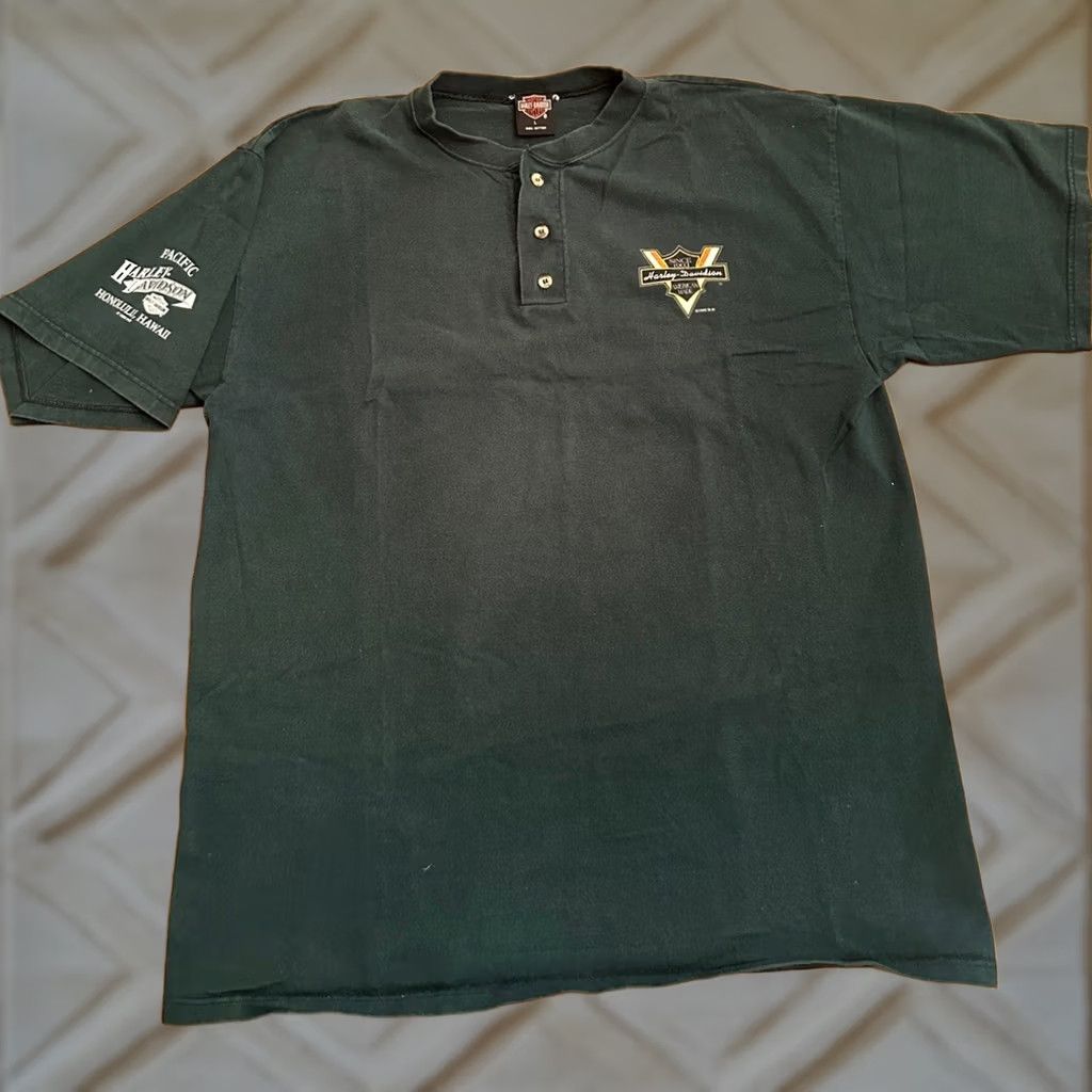 Harley Davidson VINTAGE Harley-Davidson T-Shirt Pacific Honolulu Hawaii 3 Button Green Large Crew Neck Short Sleeve Men USA Logo Size US L / EU 52-54 / 3 - 1 Thumbnail