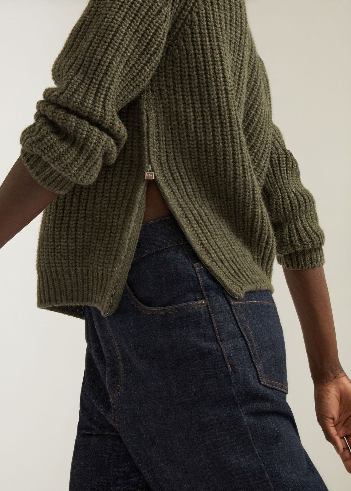 Loro Piana o1srvl11e0125 Davenport Crewneck Sweater in Green Size L / US 10 / IT 46 - 2 Thumbnail
