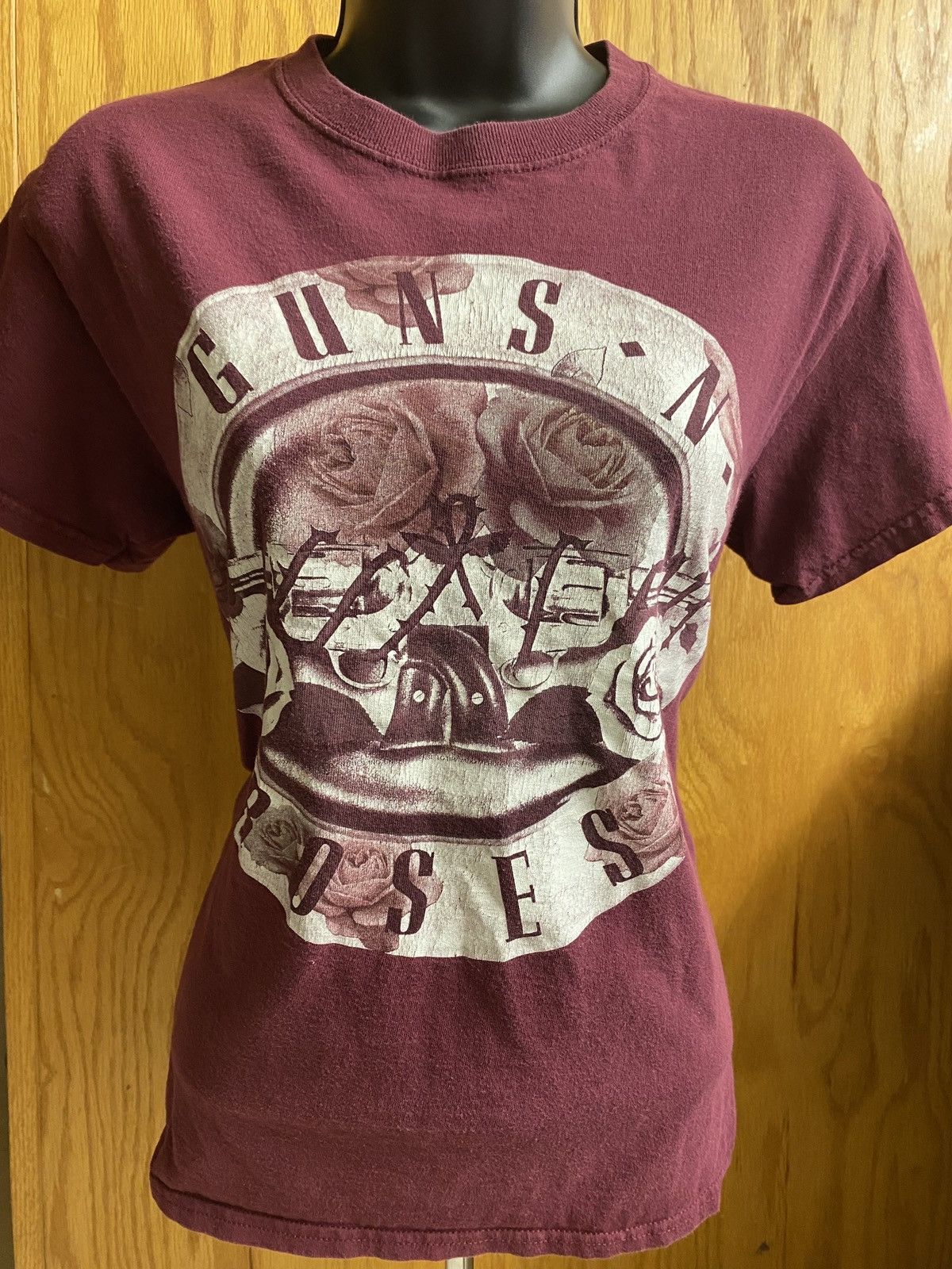 Bravado Guns N' Roses Maroon Graphic T-Shirt Size M / US 6-8 / IT 42-44 - 1 Thumbnail