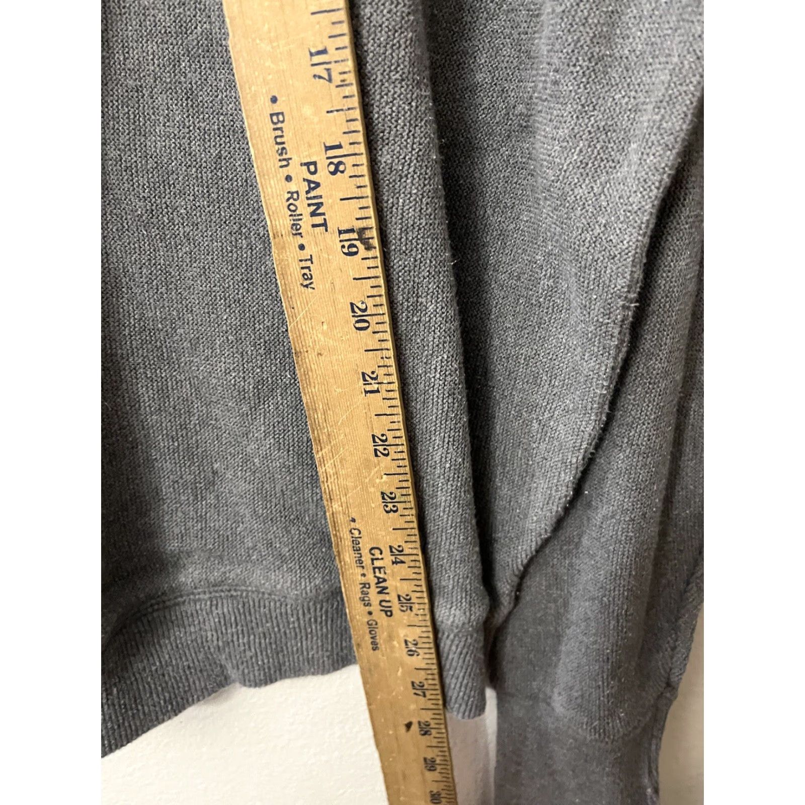 Izod VINTAGE Izod Club Sweater Mens M Gray Knit V-Neck Golf Torrey Pines Embroidered Pullover Oxford/Preppy | 80s 90s Style Menswear Size US M / EU 48-50 / 2 - 5 Thumbnail