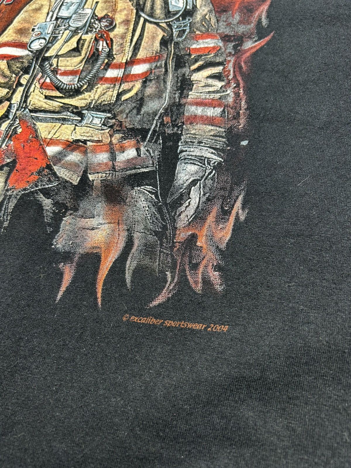 Vintage Vintage 2004 Fireman USA Bring It On T-Shirt Size US XL / EU 56 / 4 - 6 Thumbnail