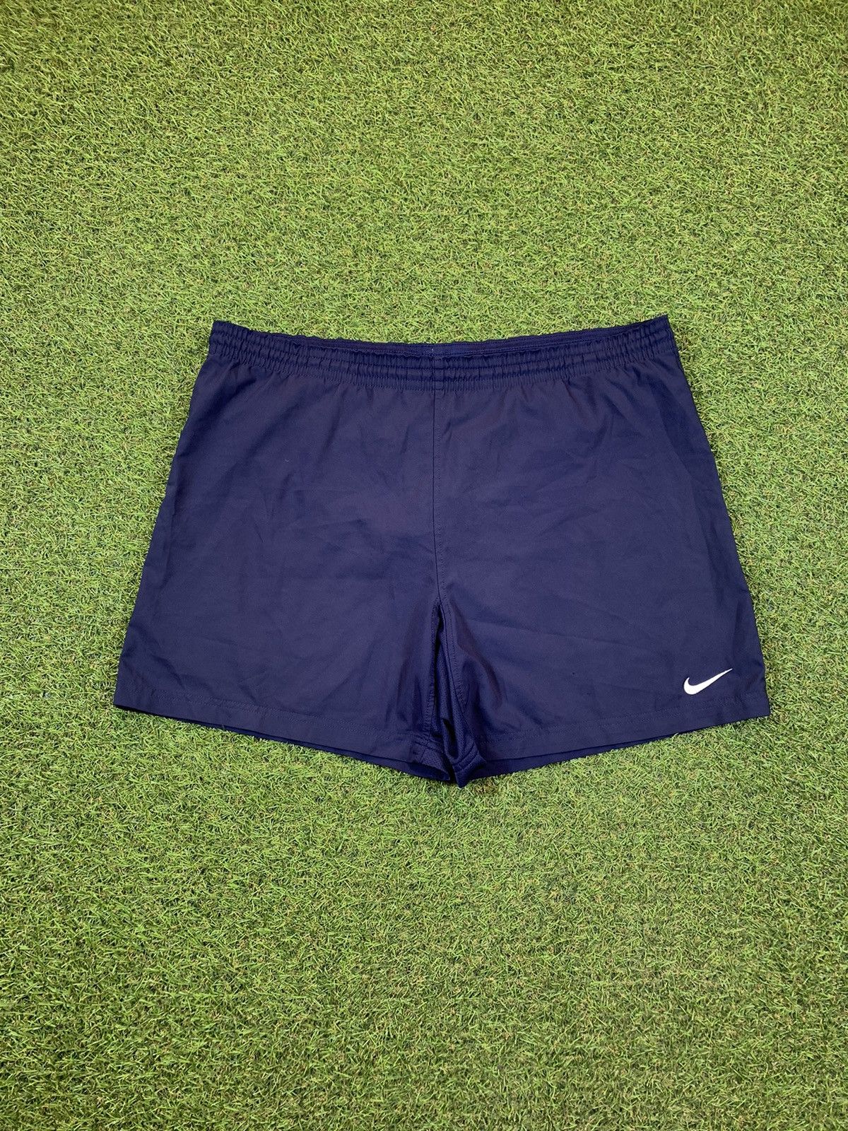 Nike Vintage Nike shorts streetwear swoosh casual y2k size L Size US 34 / EU 50 - 1 Thumbnail