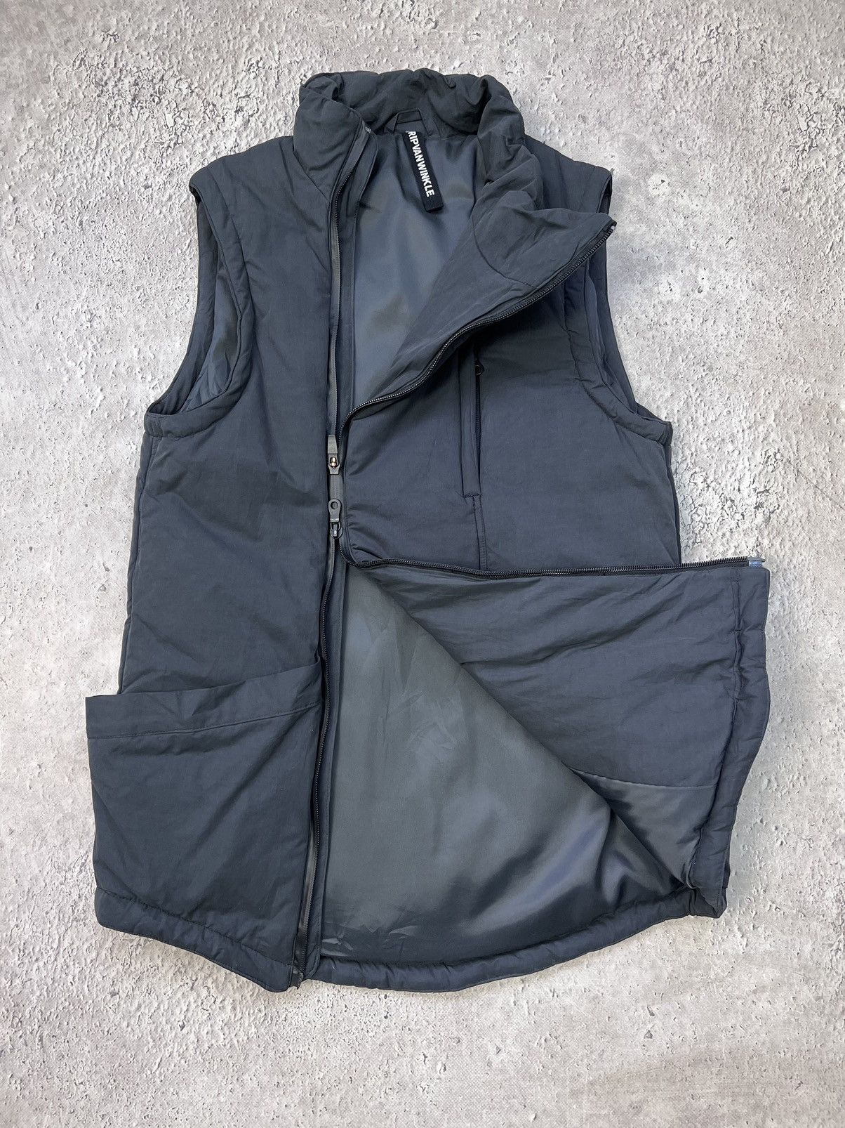 Japanese Brand × RIPVANWINKLE × Yohji Yamamoto Rip Van Winkle Asimmetric Ski nylon Vest Japanese Brand Size US M / EU 48-50 / 2 - 6 Thumbnail