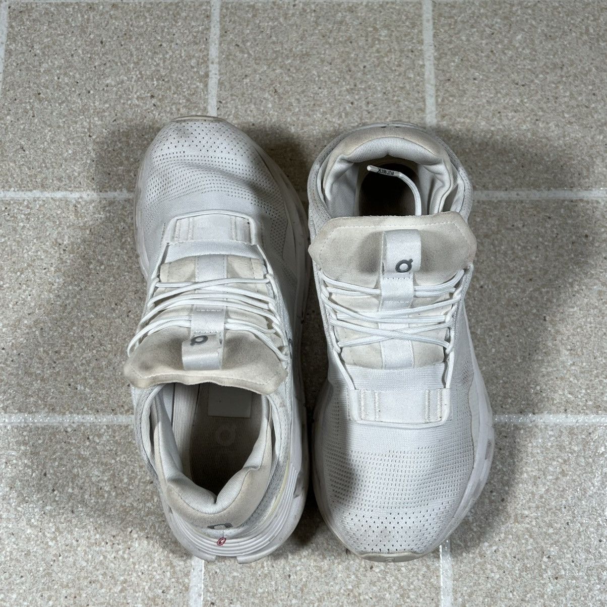 On On Running Cloudnova 2 Athletic Sneaker Womens 8.5 White Size US 8.5 / IT 38.5 - 6 Thumbnail