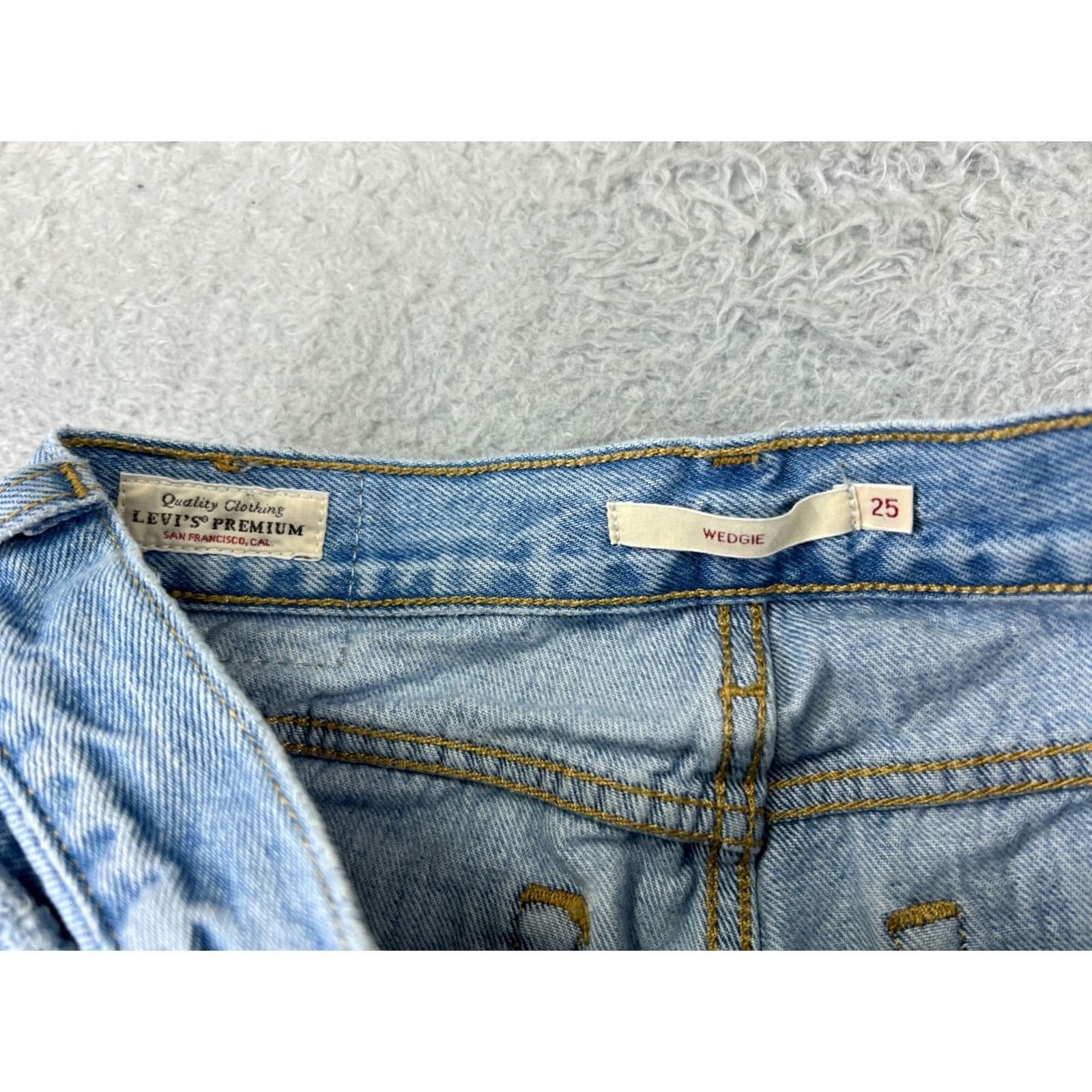 Levi's Levi's Wedgie Jeans Premium Denim Blue Distressed Mid Rise 5-Pocket 26in Inseam Womens Jeans Size 25 Regular Stretch Vintage No Size 42" / US 20 - 3 Thumbnail