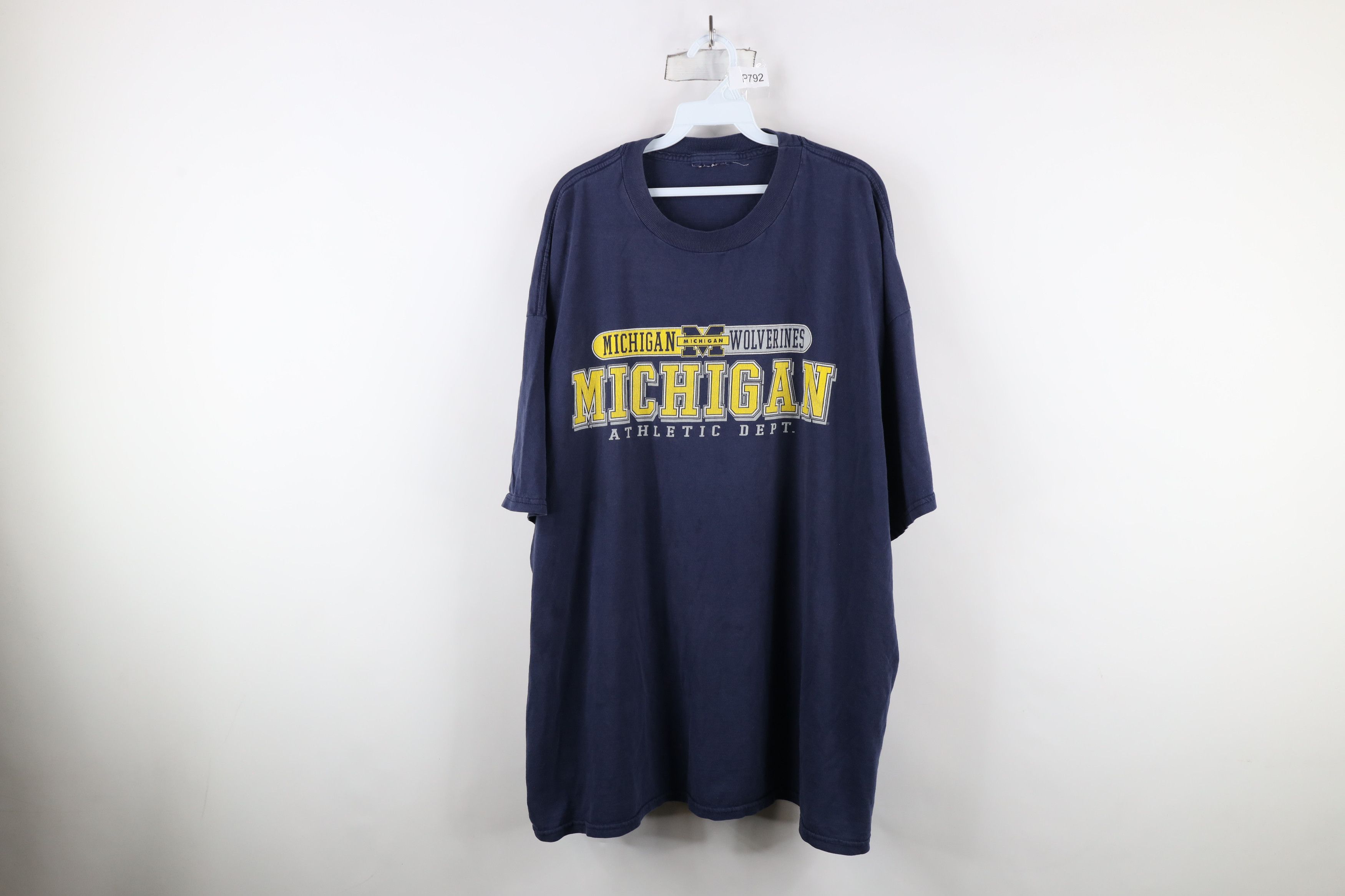 Vintage Vintage 90s Spell Out University of Michigan T-Shirt Blue Size US XXL / EU 58 / 5 - 1 Thumbnail