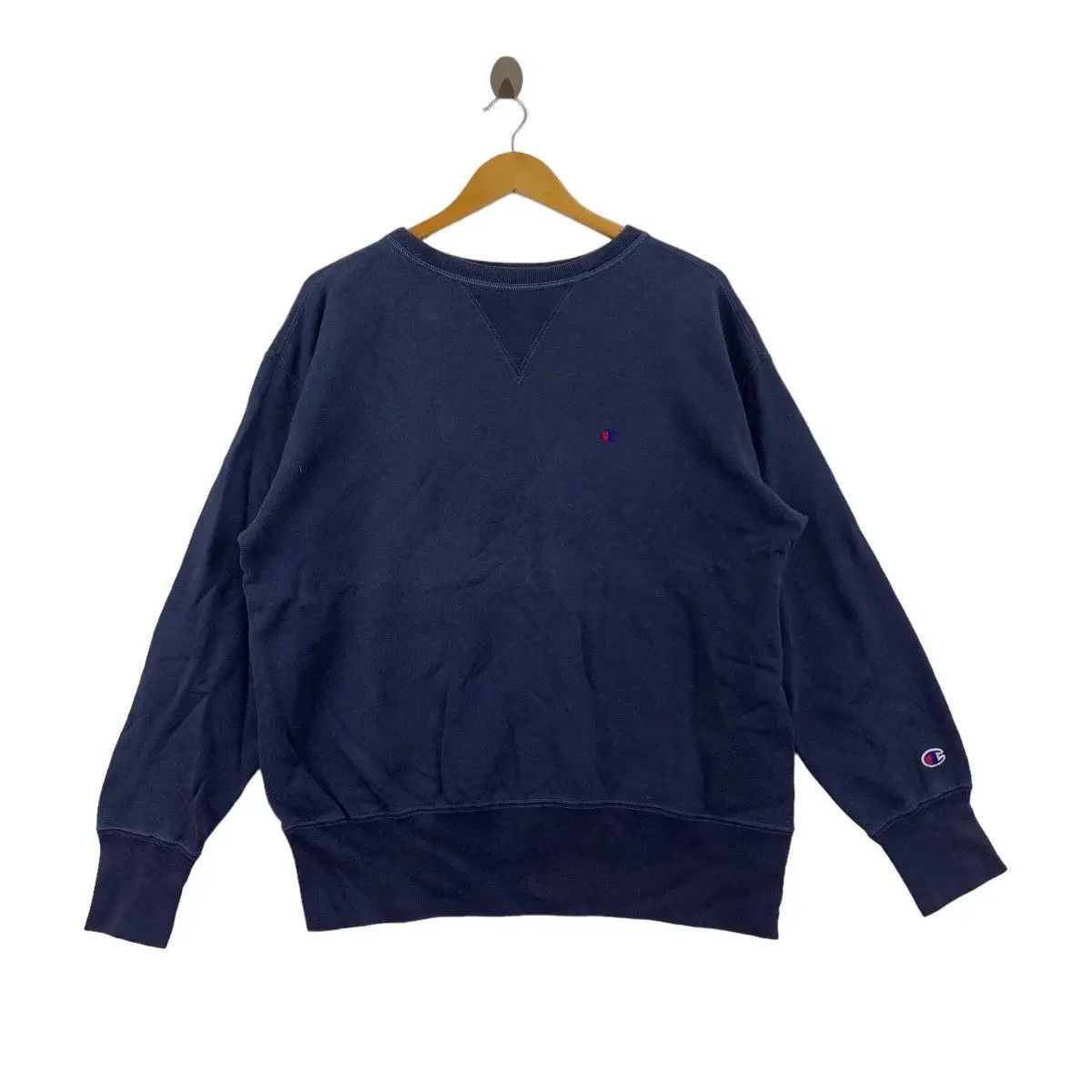 Champion × Vintage Vintage CHAMPION PRODUCTS USA Embroidered Sweatshirt Sweater Size L / US 10 / IT 46 - 1 Thumbnail
