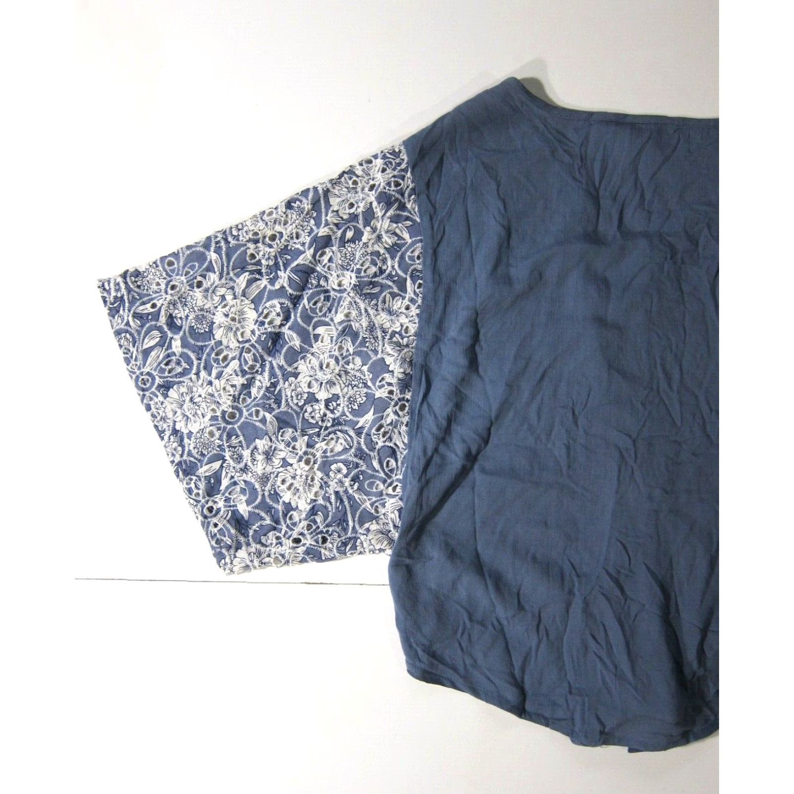 Vintage Harper Blouse XS Cropped 100% Rayon Blue White Embroidered Tie Button Down Women's Shirt Size XS / US 0-2 / IT 36-38 - 5 Thumbnail