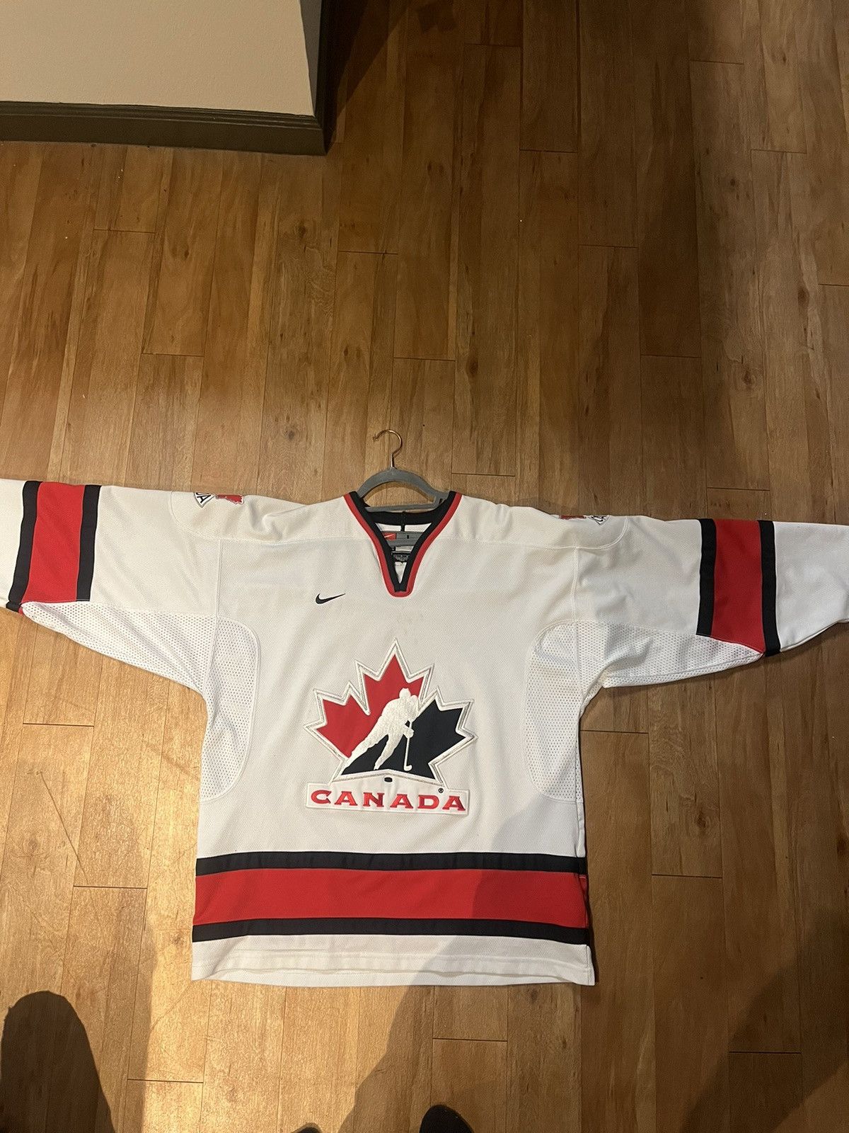 Nike Canada hockey jersey Size US L / EU 52-54 / 3 - 1 Thumbnail
