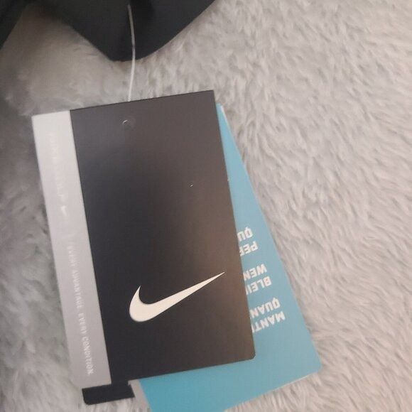 Nike New With Tag Nike Golf Black Solid Plain Nike Polo Shirt Wo Size M / US 6-8 / IT 42-44 - 6 Thumbnail