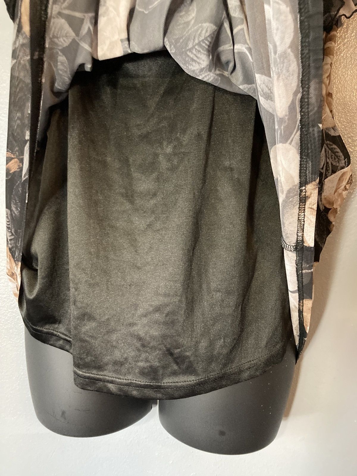 Other Furnex black and tan floral mesh pleated blouse Size XXL / US 16-18 / IT 52-54 - 3 Thumbnail