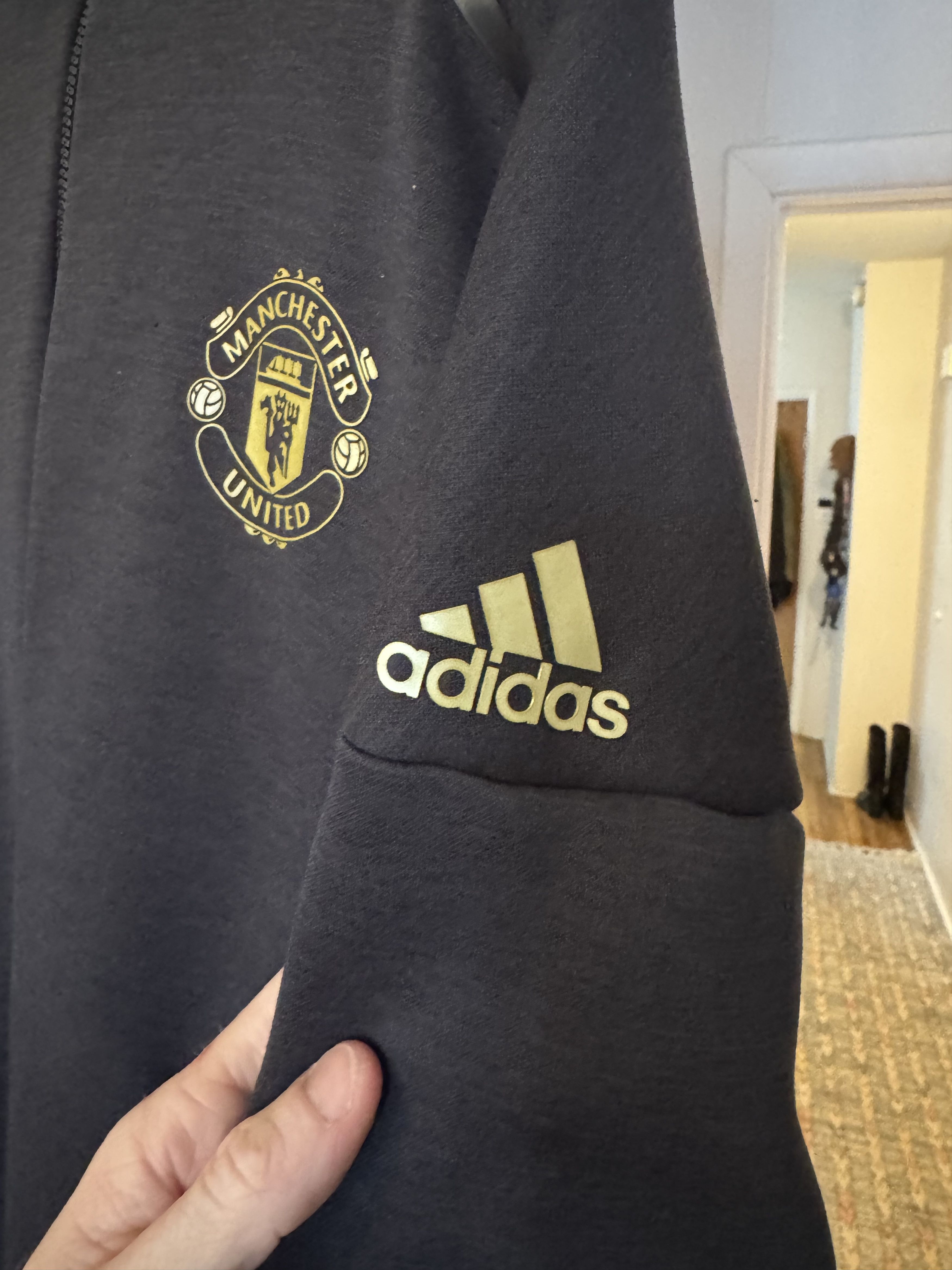 Adidas MANCHESTER UNITED 2018/19 CHINESE NEW YEAR ZNE HOODIE Size US M / EU 48-50 / 2 - 4 Thumbnail