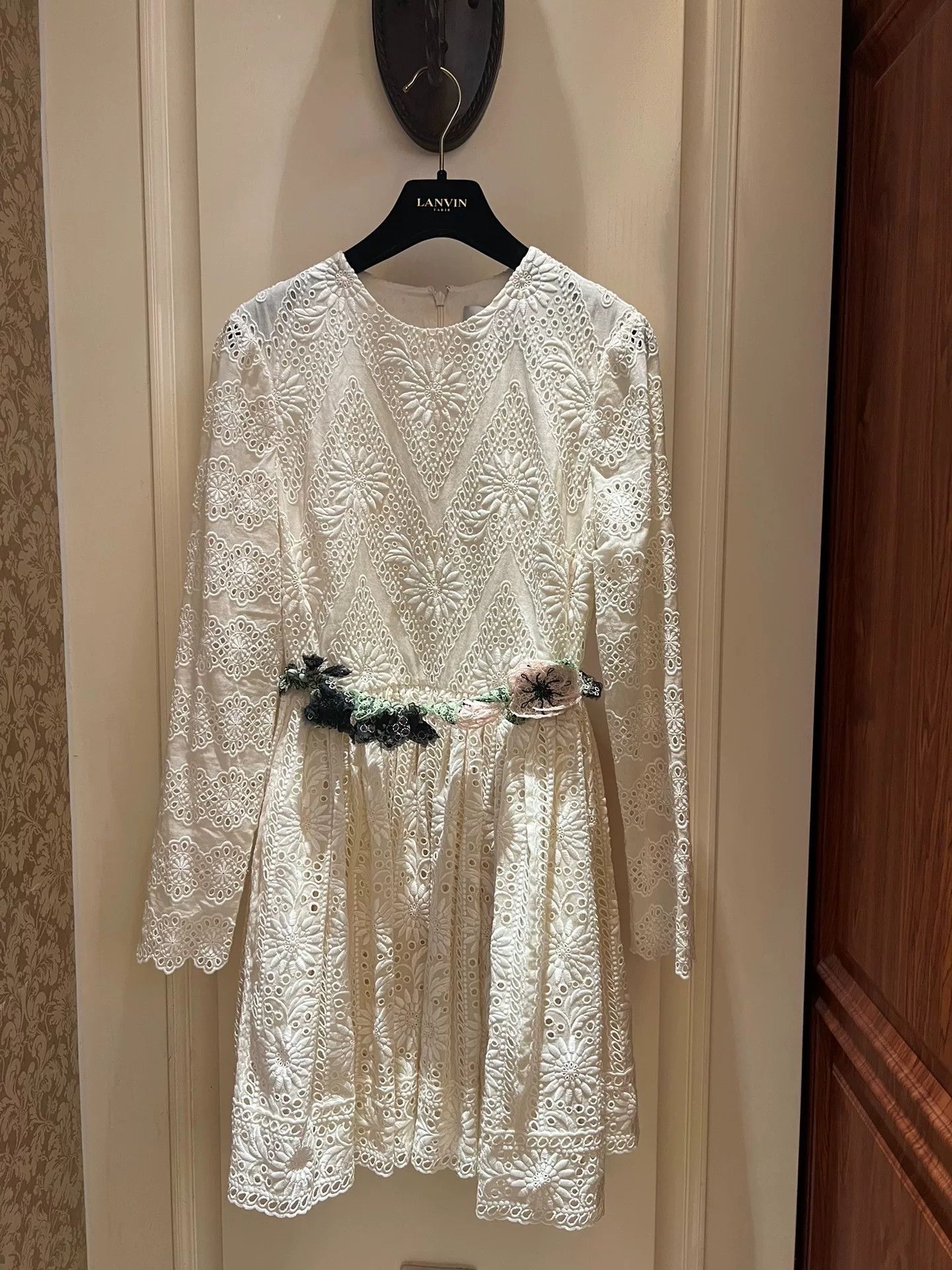 Valentino Valentino Embroidered White Dress Size S / US 4 / IT 40 - 1 Thumbnail