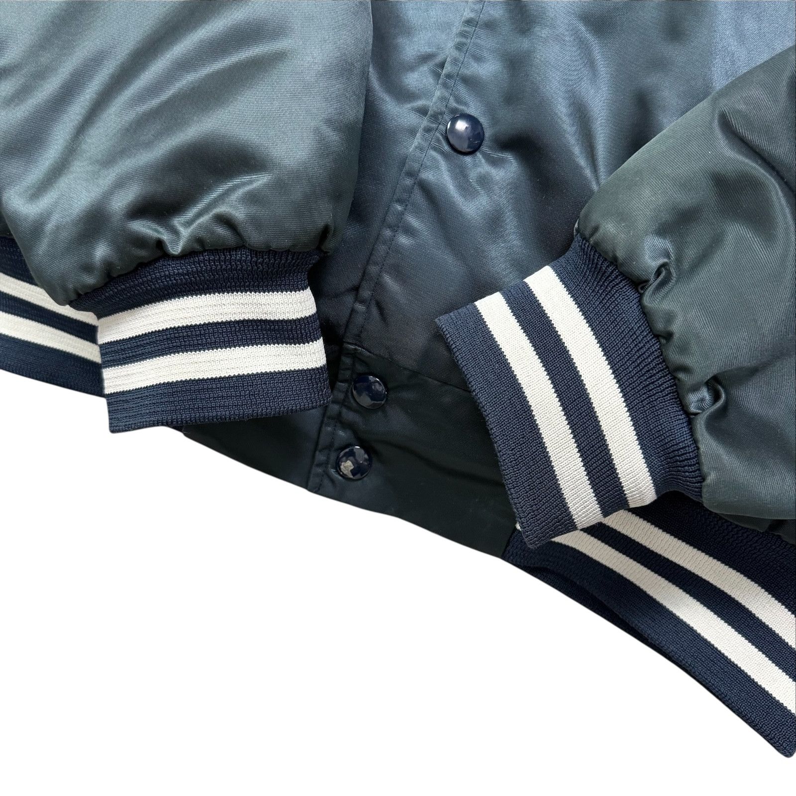 MLB VTG 90s NEW YORK YANKEES CHALK LINE SATIN JACKET SPELL OUT Size US M / EU 48-50 / 2 - 9 Thumbnail