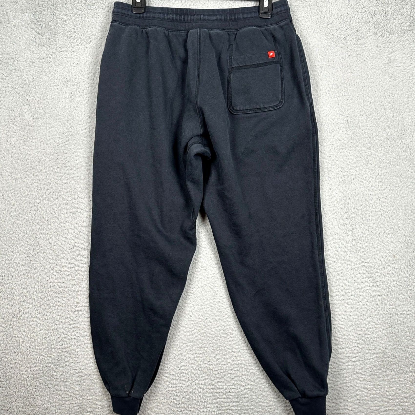 Nike Nike Pants Jogger Mens Large Black Fleece Sweatpants Elastic Drawstring Pockets Athletic Size US 33 - 2 Thumbnail