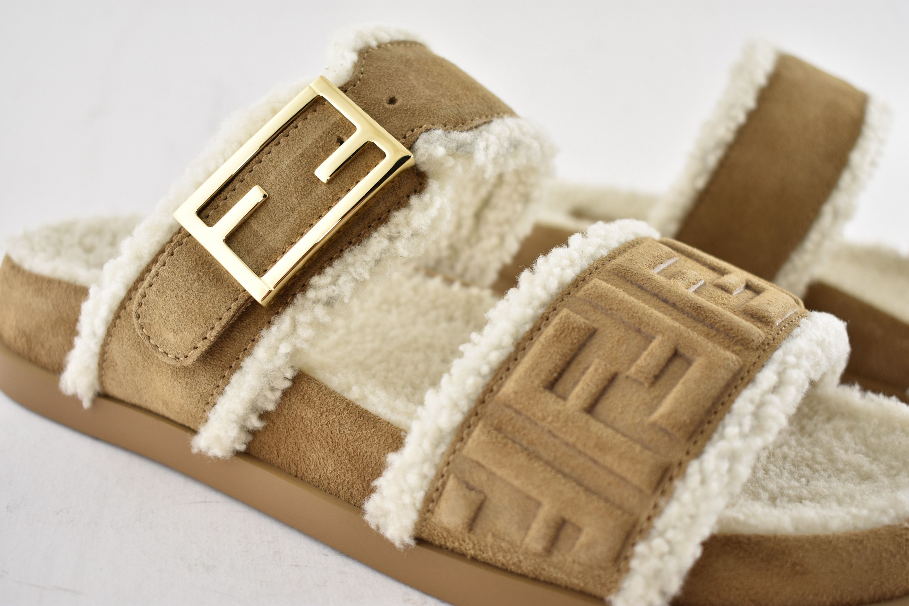 Fendi Fendi Feel Slide Shearling Fur Logo FF Mule Flat Sandal 37 Size US 7 / IT 37 - 7 Thumbnail
