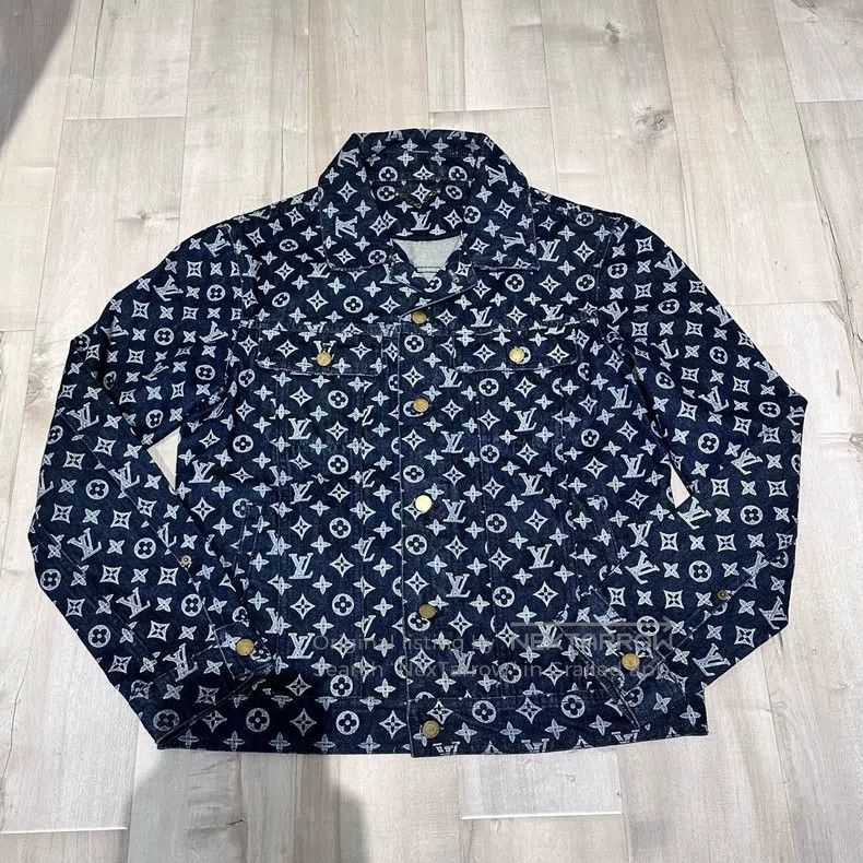 Louis Vuitton Louis Vuitton The original dark blue denim jacket full of Size US M / EU 48-50 / 2 - 1 Thumbnail