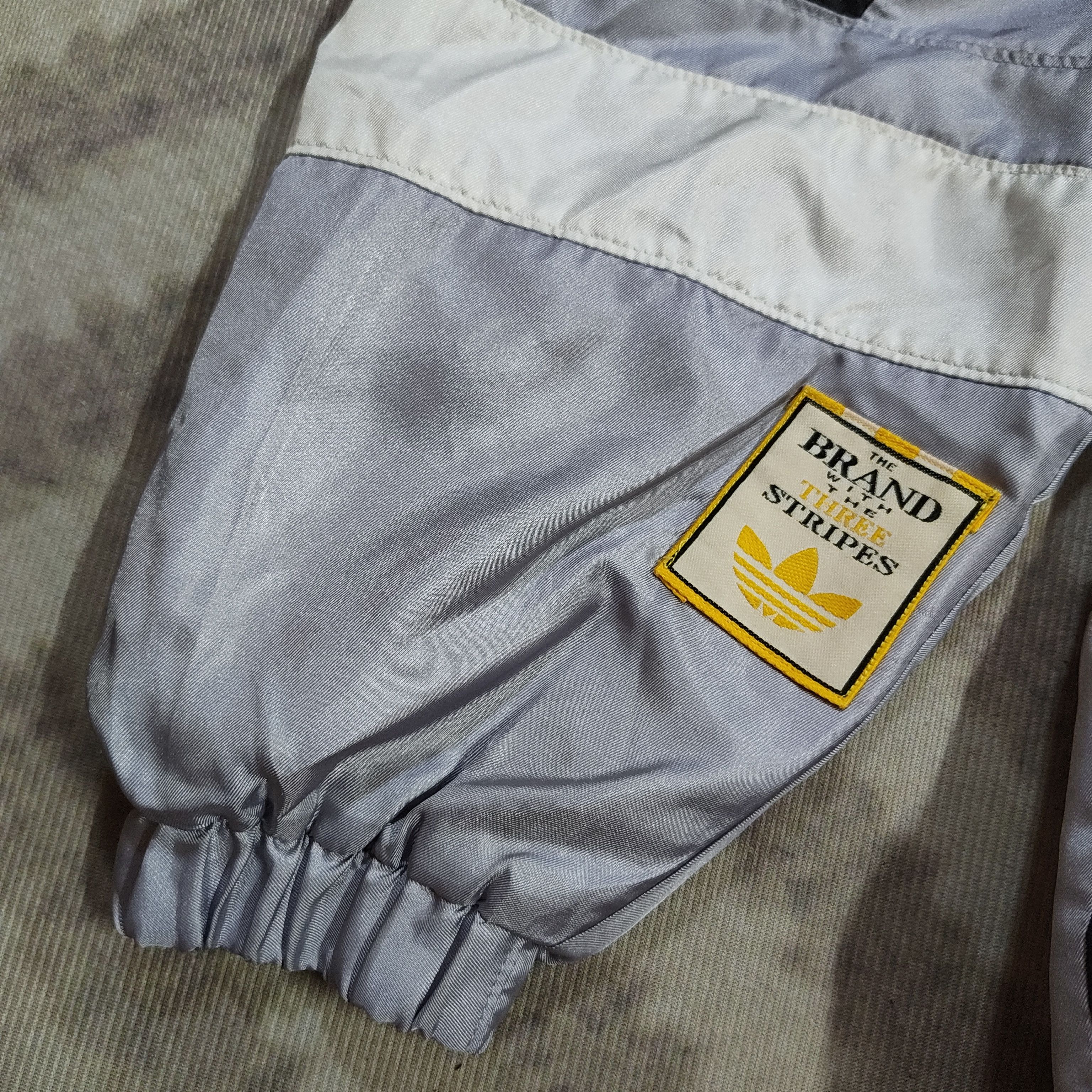 Adidas Vintage 90s ADIDAS Spellout Hooded Windbreaker Size US L / EU 52-54 / 3 - 5 Thumbnail