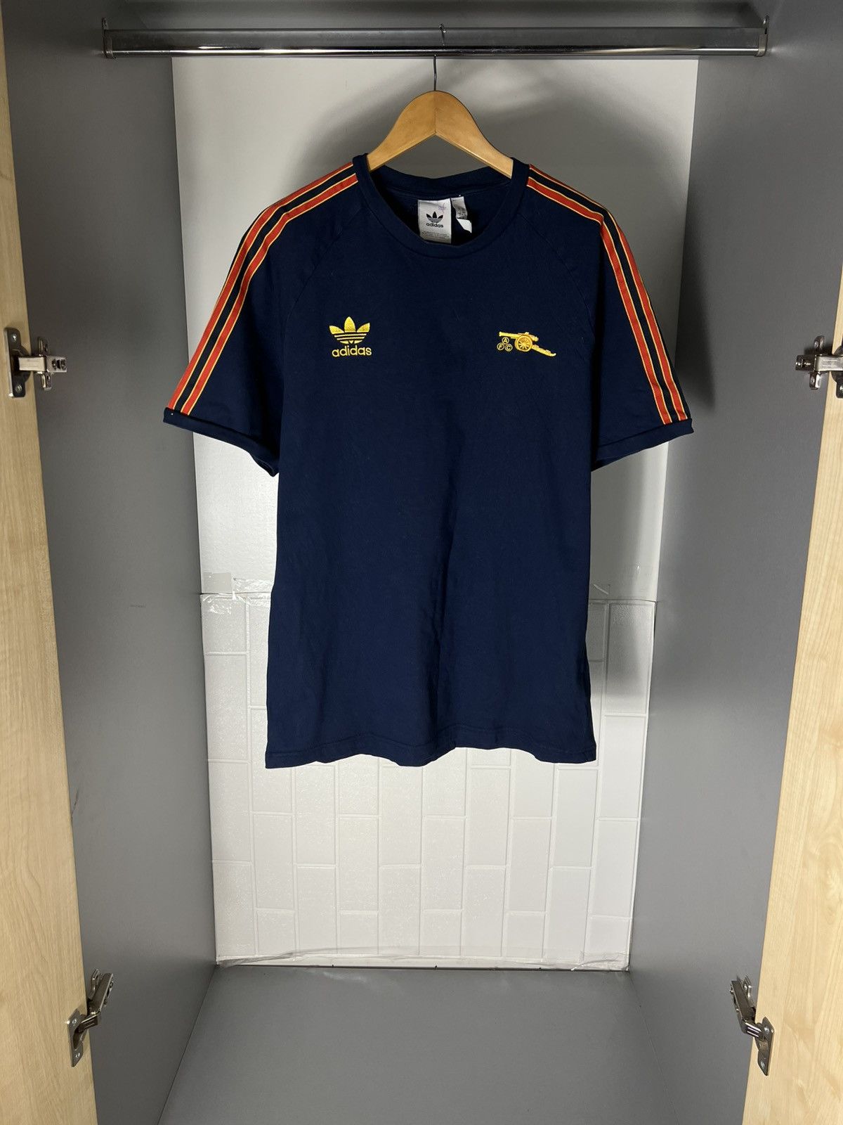 Adidas VINTAGE ADIDAS FC ARSENAL LONDON ENGLAND SOCCER JERSEY RETRO Size US XL / EU 56 / 4 - 6 Thumbnail