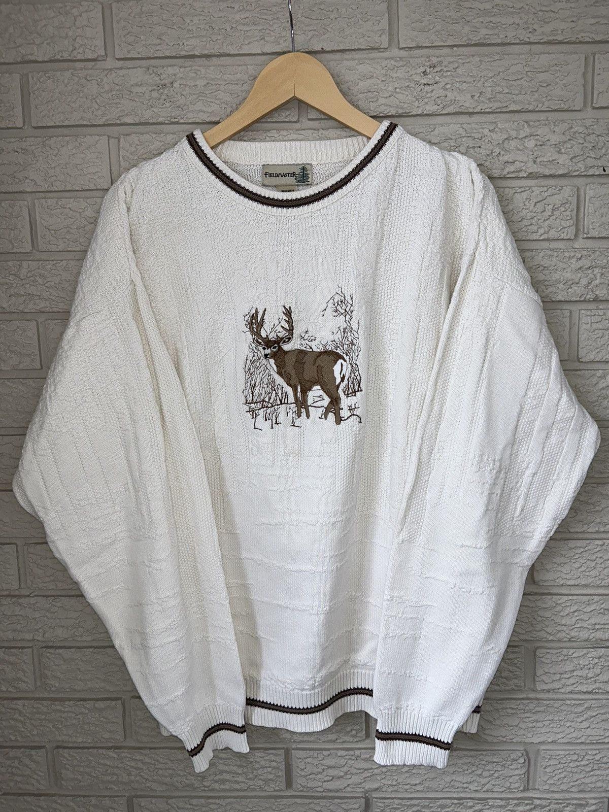 Vintage Vintage 90s Embroidered Deer Textured Knit Sweater Size US L / EU 52-54 / 3 - 1 Thumbnail