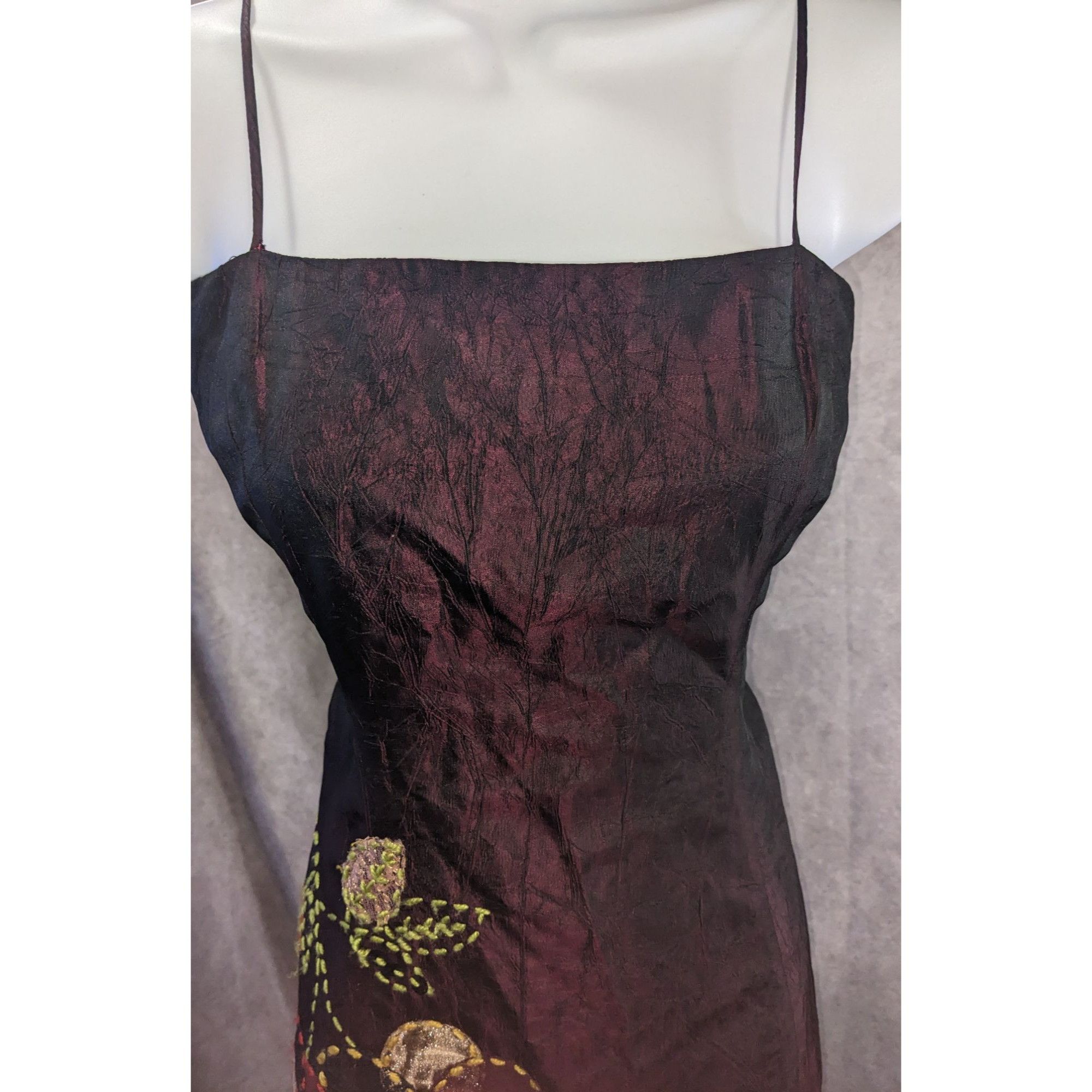 Other Cranberry Raw Silk Formal Dress With Embroidered Floral Acce Size S / US 4 / IT 40 - 9 Thumbnail