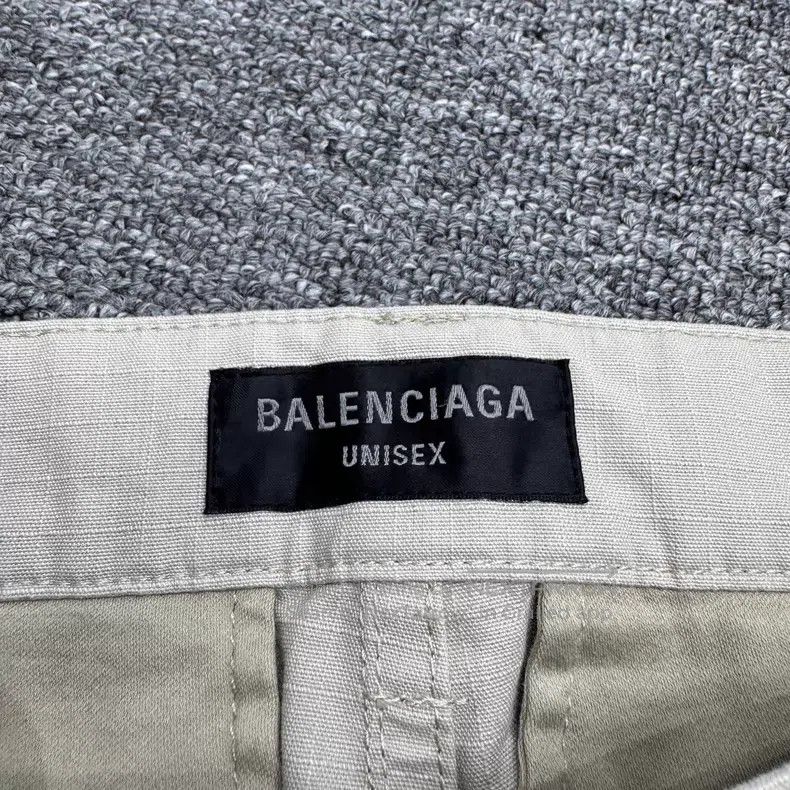 Balenciaga Balenciaga size S Detachable speaker work pants Size US 27 - 2 Thumbnail