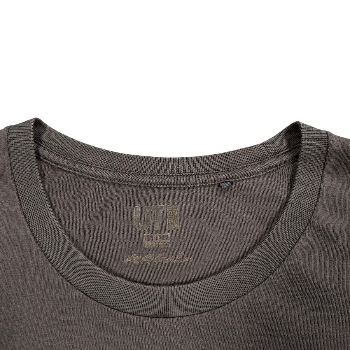 Kaws × Uniqlo Uniqlo Kaws Passing Through Companion Statue 2016 Gray Shirt Size US XL / EU 56 / 4 - 5 Thumbnail
